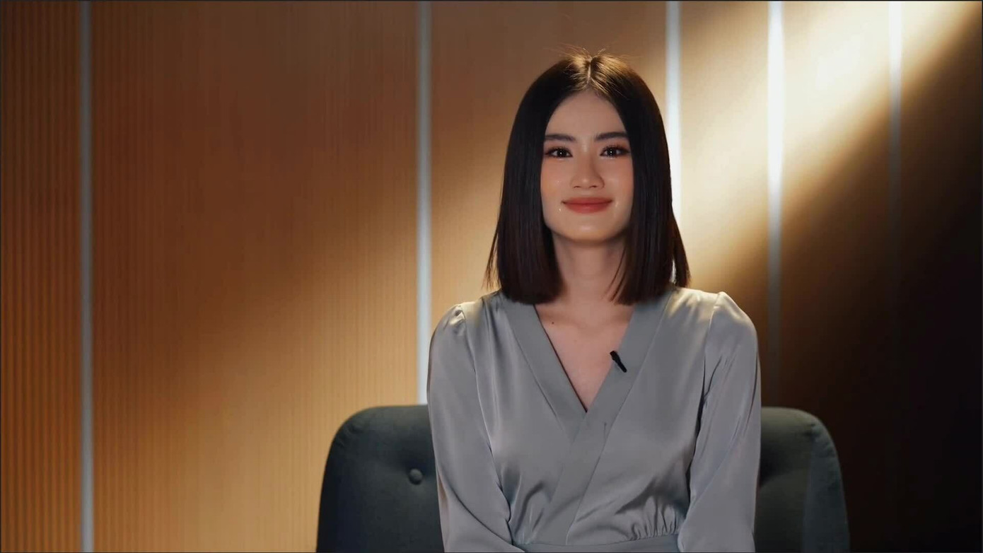 Tháng 11, Hoa hậu Ý Nhi xin lỗi khán giả, rời showbiz trong hai năm để du học Đại học Sydney.