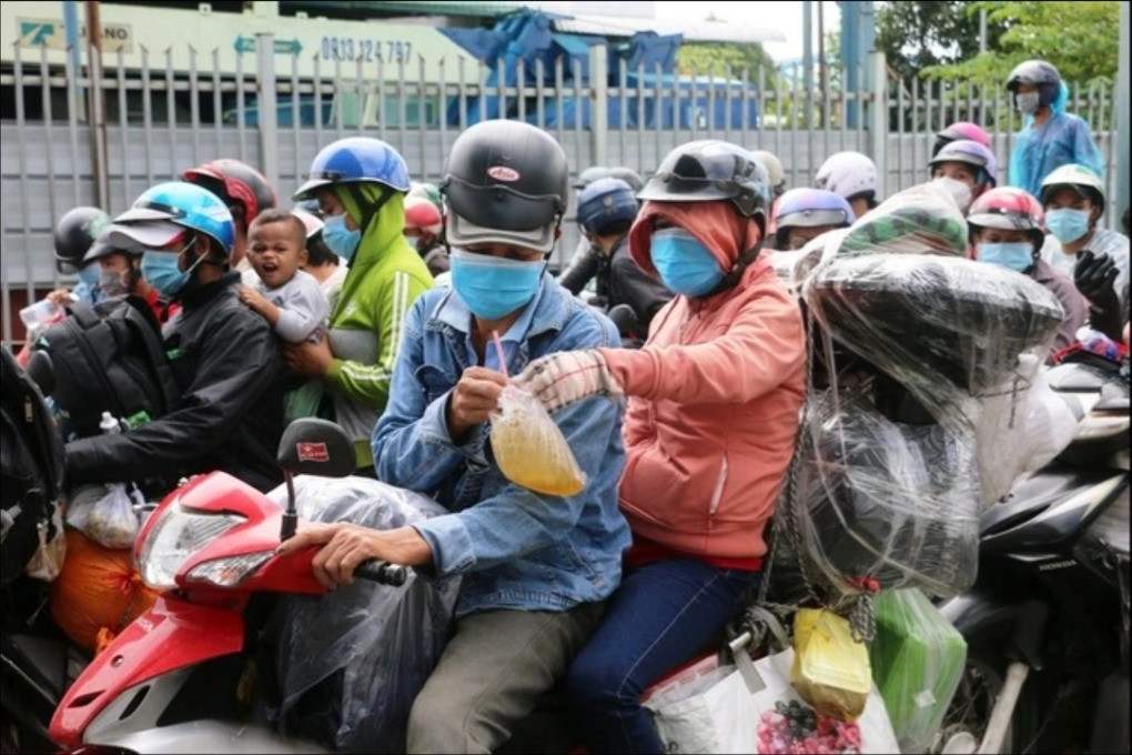 Người lao động mong ngóng được nghỉ liên tiếp dịp lễ này. (Ảnh minh họa: Nguyễn Vy).