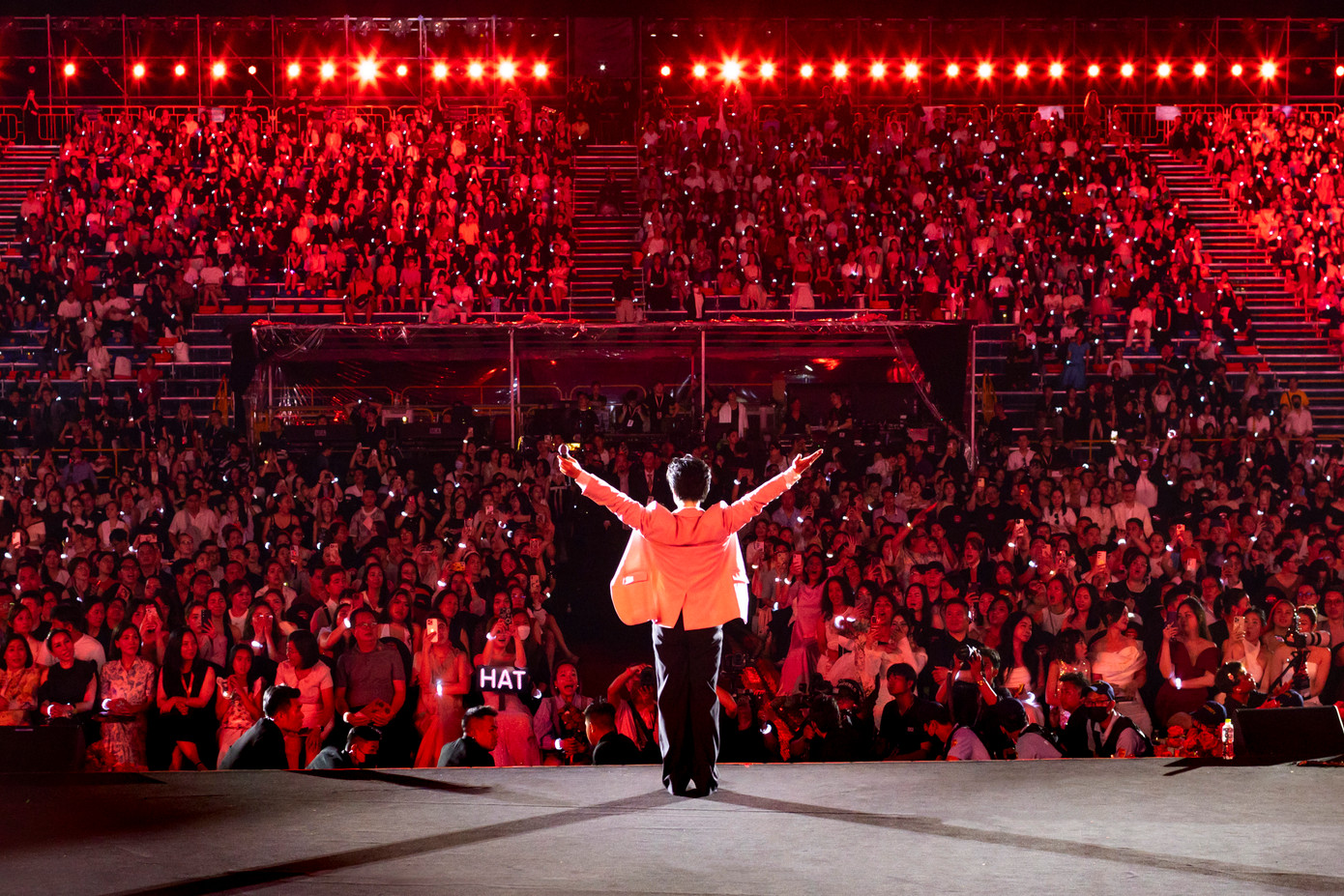 Sân khấu hoành tráng của Sketch A Rose. Sân khấu hoành tráng của Sketch A Rose.