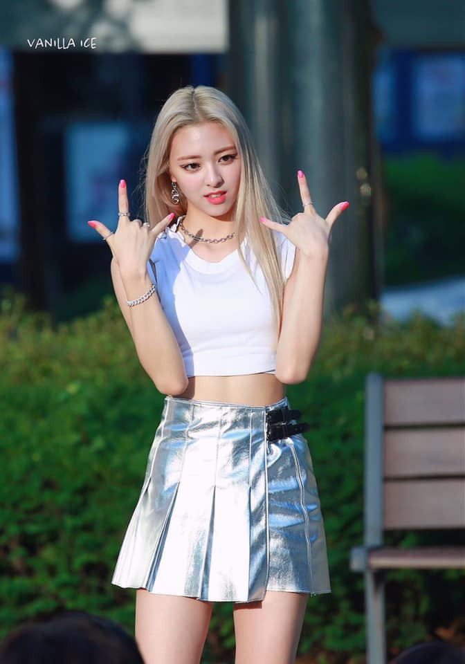 Khi được hỏi về bí quyết giữ dáng như ma-nơ-canh, cô cho hay: &quot;Không có gì đặc biệt cả. Nhưng từ trước khi ra mắt đến giờ, tôi có thói quen tự cân mỗi ngày hai lần, một lần ngay khi thức dậy và một lần trước khi đi ngủ. Điều này giúp tôi duy trì cân nặng của mình”.