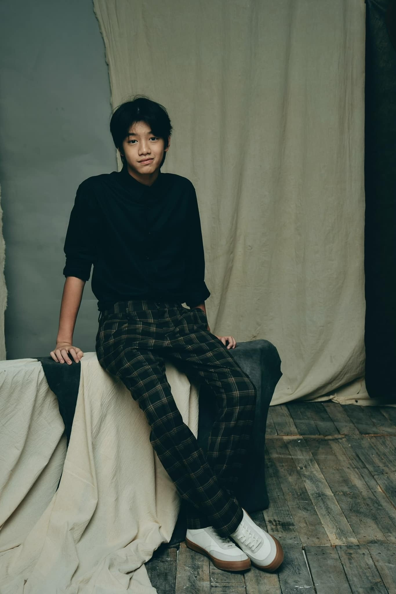 Subeo là trái ngọt trong cuộc hôn nhân cũ của Cường Đô La và ca sĩ Hồ Ngọc Hà. Hình ảnh chỉn chu trong bộ đồ đơn giản giúp con trai Hồ Ngọc Hà nhận được nhiều lời khen. Bạn bè Cường Đô La khen Subeo cao ráo, đường nét trên khuôn mặt giống bố y đúc và thừa hưởng chiều cao của mẹ. Subeo là trái ngọt trong cuộc hôn nhân cũ của Cường Đô La và ca sĩ Hồ Ngọc Hà. Hình ảnh chỉn chu trong bộ đồ đơn giản giúp con trai Hồ Ngọc Hà nhận được nhiều lời khen. Bạn bè Cường Đô La khen Subeo cao ráo, đường nét trên khuôn mặt giống bố y đúc và thừa hưởng chiều cao của mẹ.