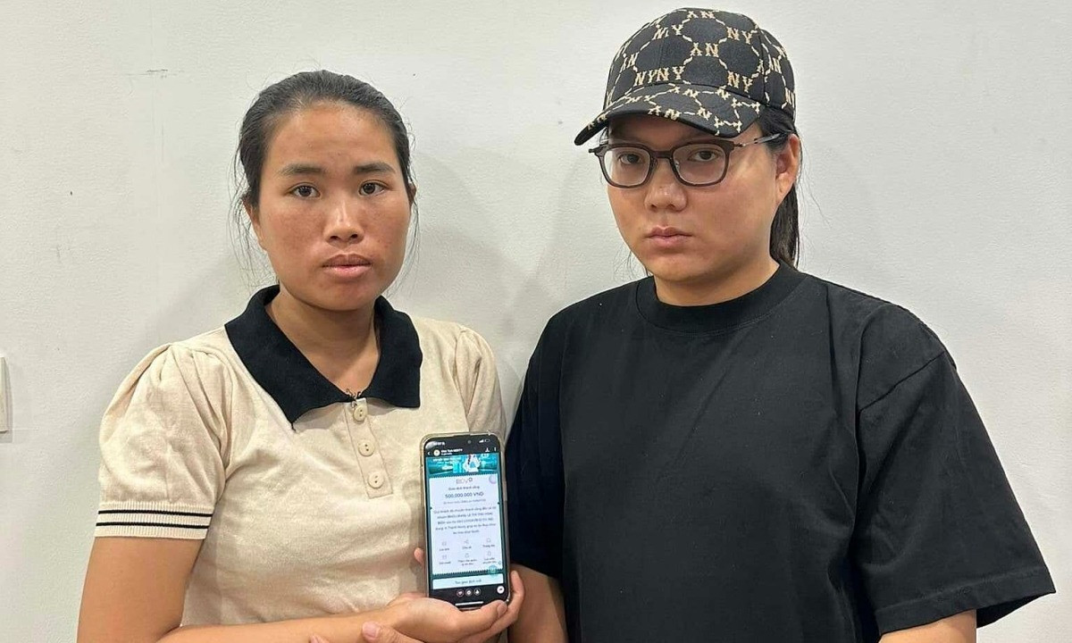 Mẹ bé Bắp - chị Lê Thị Thu Hòa (trái) và Phạm Thoại. Mẹ bé Bắp - chị Lê Thị Thu Hòa (trái) và Phạm Thoại.