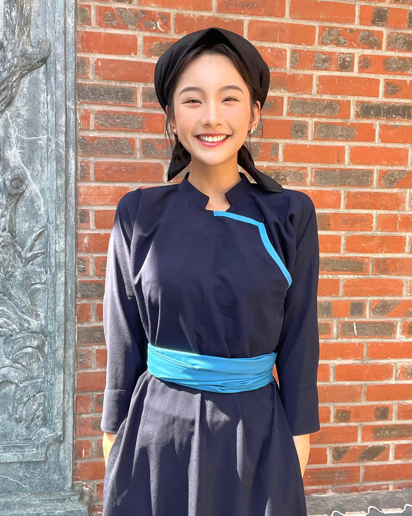 Diễn viên sinh năm 2002, đến từ Lạng Sơn, người dân tộc Tày. Năm 2022, cô gây chú ý khi là nữ chính trong chương trình Tỏ tình hoàn mỹ, được gọi là “hot girl người Tày”. Thời điểm đó, cô chia sẻ đã trải qua nhiều chuyện đau buồn và đang trên hành trình chữa lành cho bản thân.