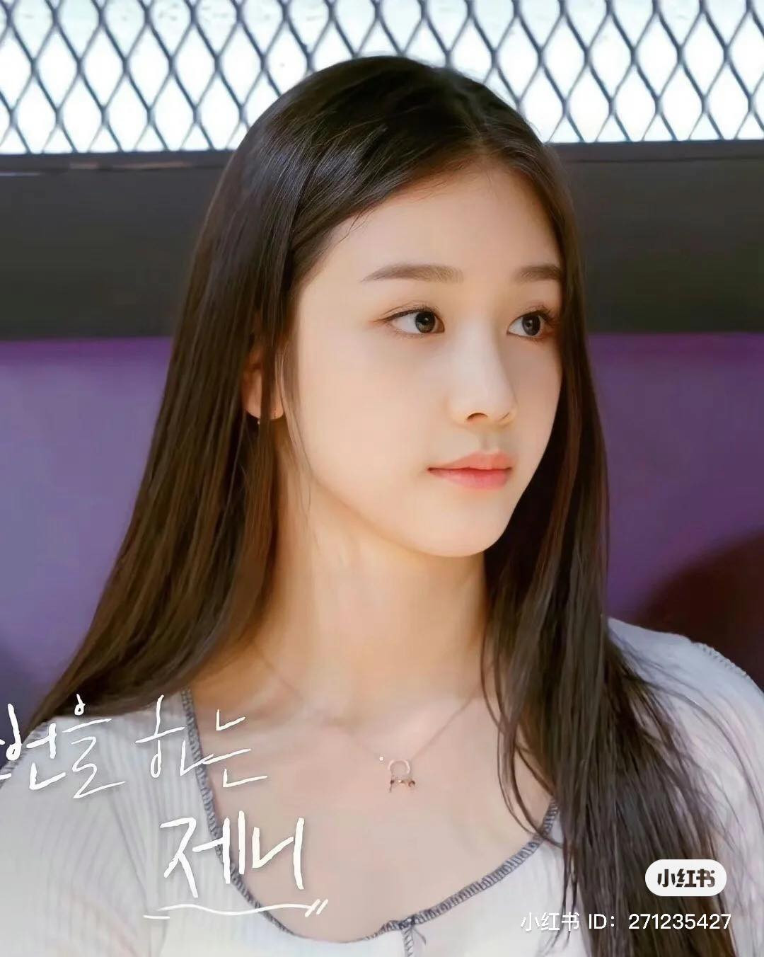 Thành viên Thái Lan khác là Pharita, sinh năm 2005. Cô gia nhập YG cuối năm 2020, được fan cho là thành viên visual (đảm nhận vị trí ngoại hình – PV) của Baby Monster nhờ vẻ ngoài trong trẻo, thanh tú. Pharita có nhiều kinh nghiệm sân khấu khi từng hoạt động tích cực ở vai trò người mẫu, tham gia nhiều cuộc thi lớn nhỏ và giành giải cao như Inter Model Thailand, Asia Junior Fashion Runway 2018, Quán quân International Fashion Show 2019 tại Trung Quốc… Lisa (BlackPink) tiết lộ Pharita khiến cô nhớ đến bản thân ngày đầu thực tập ở YG.