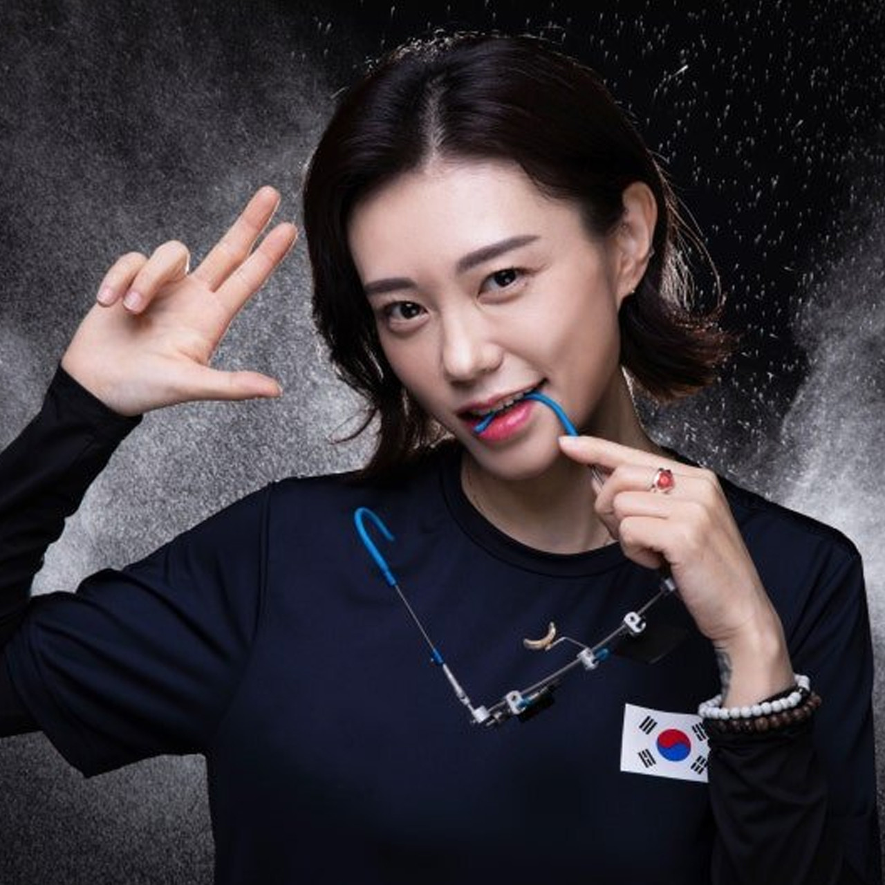 Ye Ji hầu như không chia sẻ hình ảnh đời thường, trang cá nhân gần 30.000 người theo dõi của cô là những hình ảnh luyện tập, thi đấu và nhận huy chương bộ môn bắn súng. Ye Ji hầu như không chia sẻ hình ảnh đời thường, trang cá nhân gần 30.000 người theo dõi của cô là những hình ảnh luyện tập, thi đấu và nhận huy chương bộ môn bắn súng.