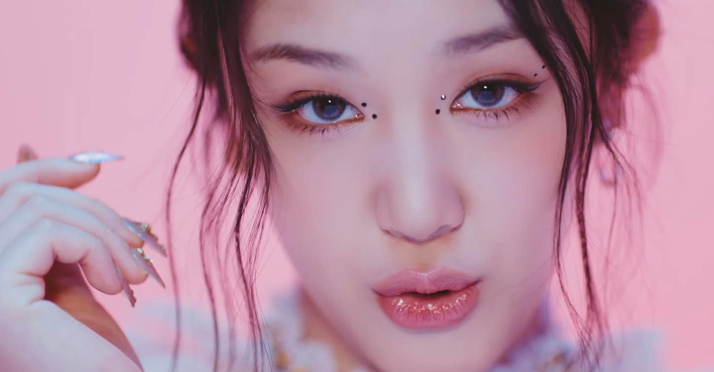 YG vẫn để "gà nhà" theo đuổi hình tượng girl crush bất chấp các nhóm thế hệ thứ tư có nhiều hình ảnh khác biệt, hợp thời. YG vẫn để "gà nhà" theo đuổi hình tượng girl crush bất chấp các nhóm thế hệ thứ tư có nhiều hình ảnh khác biệt, hợp thời.