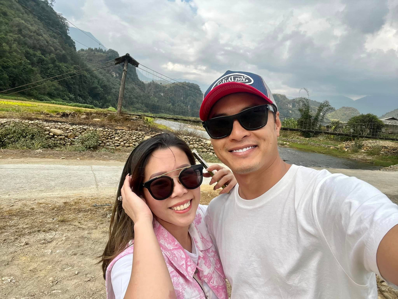 Hồng Đăng thoải mái chia sẻ hình ảnh đời tư lên mạng xã hội sau ồn ào cách đây một năm. Anh chưa có động thái sẽ quay lại diễn xuất.