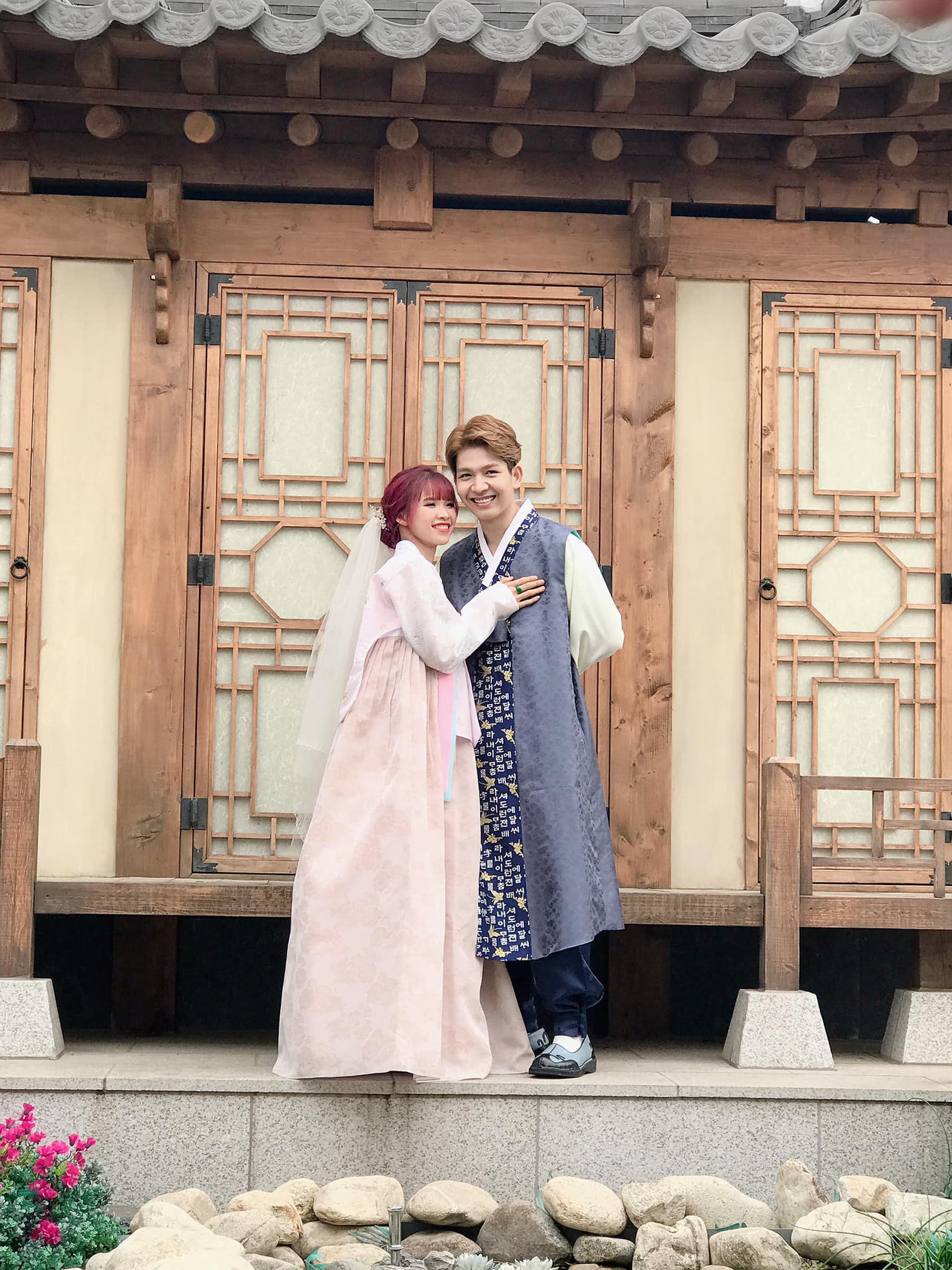 Sau ba năm tận hưởng cuộc sống vợ chồng son, cả hai nói không có ý định sinh em bé. Cặp sao nói đang sống vui vẻ, hạnh phúc và sẽ nghĩ đến chuyện có con ở thời điểm thích hợp hơn.