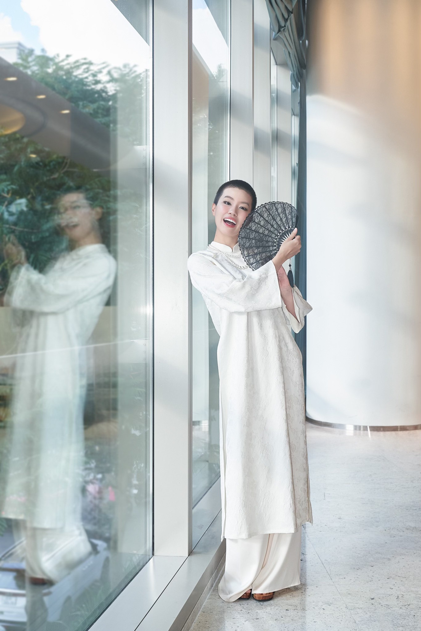 Rapper Pháo gây chú ý khi cắt đầu đinh tham gia chương trình Sao nhập ngũ. Với diện mạo mới, Pháo cho biết: &quot;Tôi quyết định thử kiểu tóc mới, trải nghiệm mới vì môi trường quân đội có thể dẫn đến đổ mồ hôi nhiều. Các anh chiến sĩ để rất đẹp, tôi muốn xem con gái có đẹp như vậy không. Tôi muốn trải nghiệm được tất cả thử thách ở trong chương trình cũng như những phong cách, sinh hoạt, ăn uống&quot;.