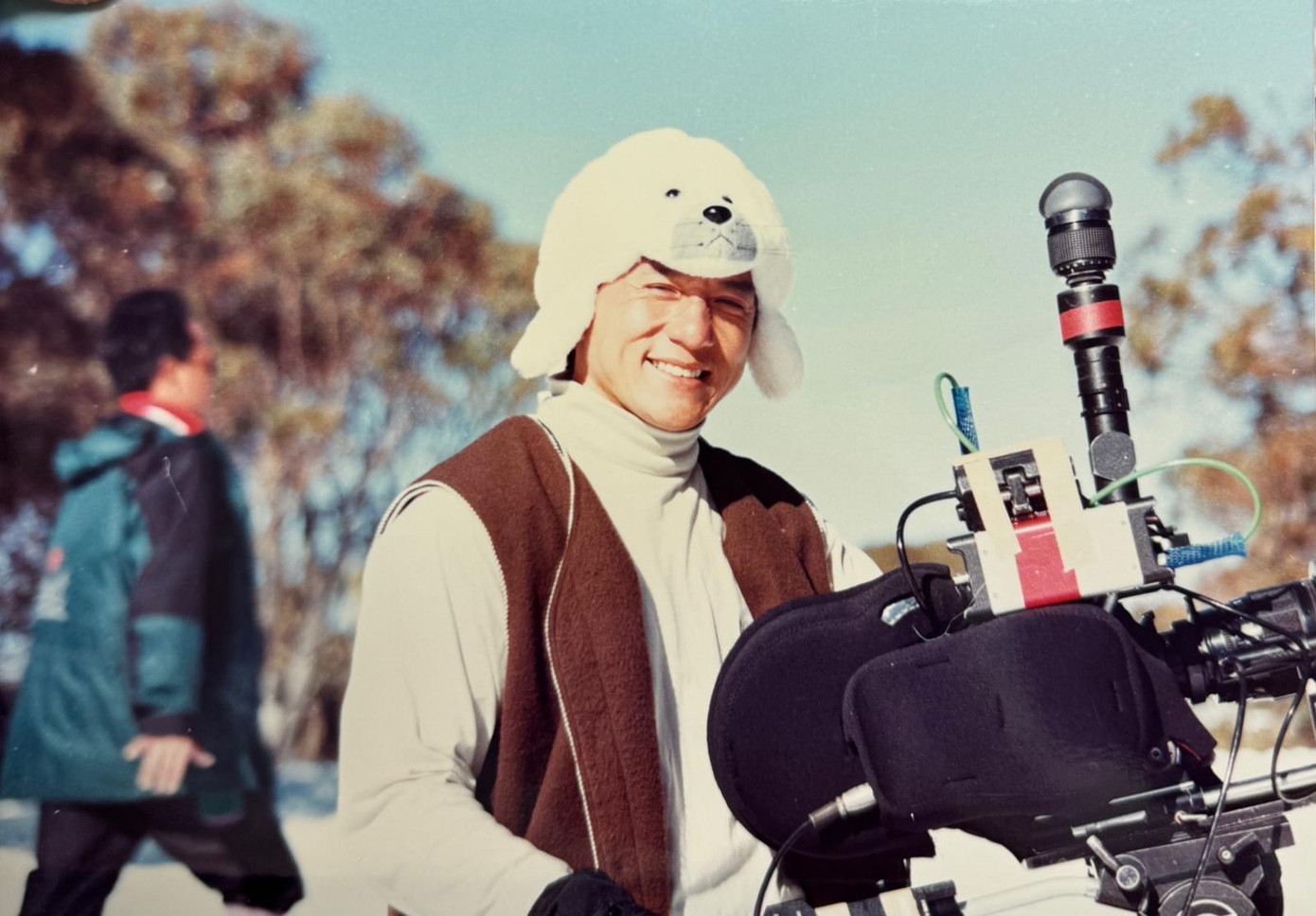 Thành Long chia sẻ lại những bức hình thời trẻ trong ngày sinh nhật lần thứ 70. Ảnh: FBNV.