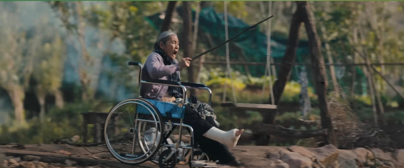 Lật mặt 7 đạt mức doanh thu hơn 475 tỷ đồng, theo Box Office Vietnam. Lật mặt 7 đạt mức doanh thu hơn 475 tỷ đồng, theo Box Office Vietnam.