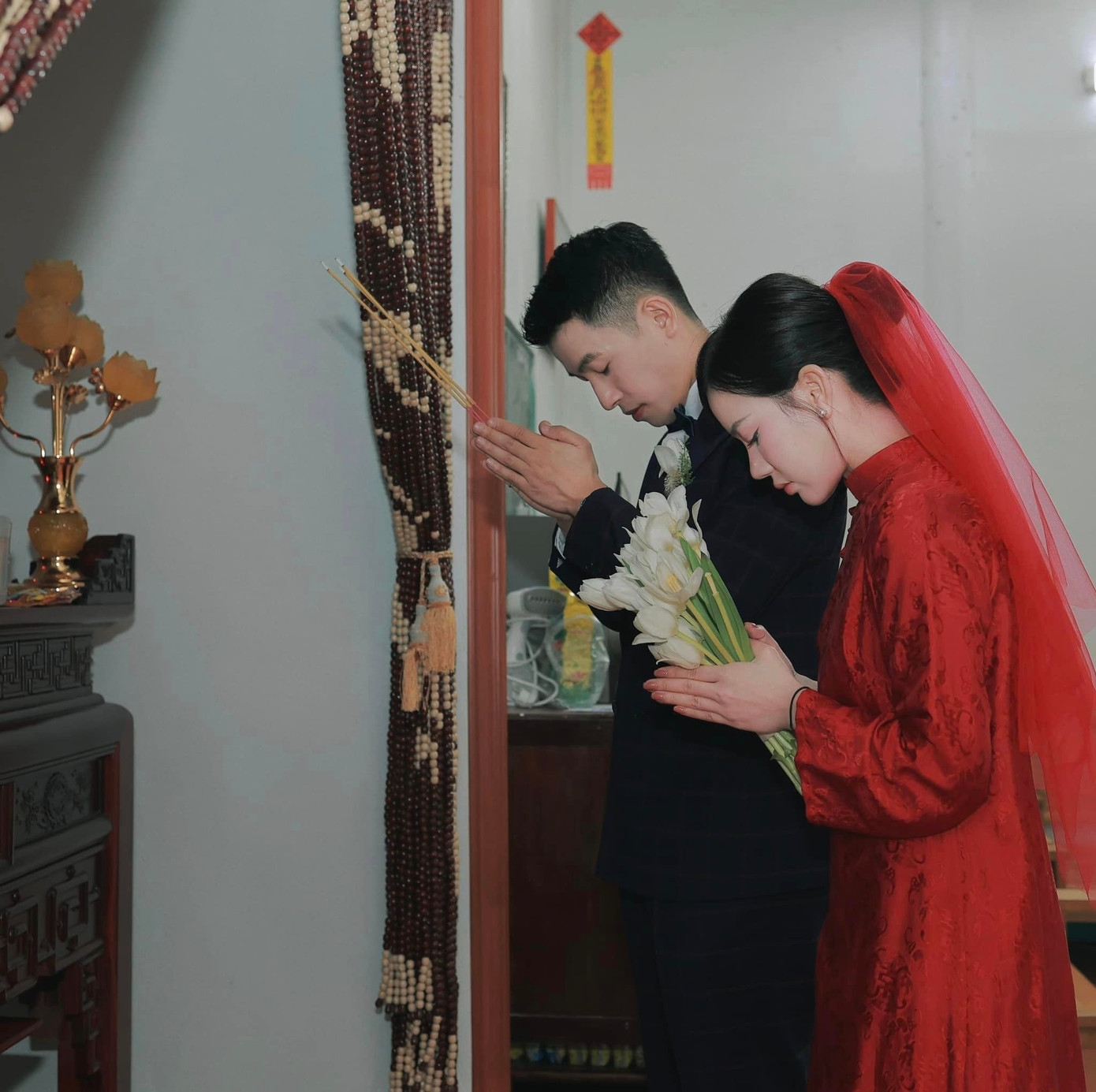 Nam diễn viên Độc đạo lấy vợ hơn 2 tuổi tên Thu Trang. Trước đó, anh thông báo tin vui bằng cách đăng tải hình ảnh lễ dạm ngõ, tổ chức ngày 14/9. Nam diễn viên Độc đạo lấy vợ hơn 2 tuổi tên Thu Trang. Trước đó, anh thông báo tin vui bằng cách đăng tải hình ảnh lễ dạm ngõ, tổ chức ngày 14/9.