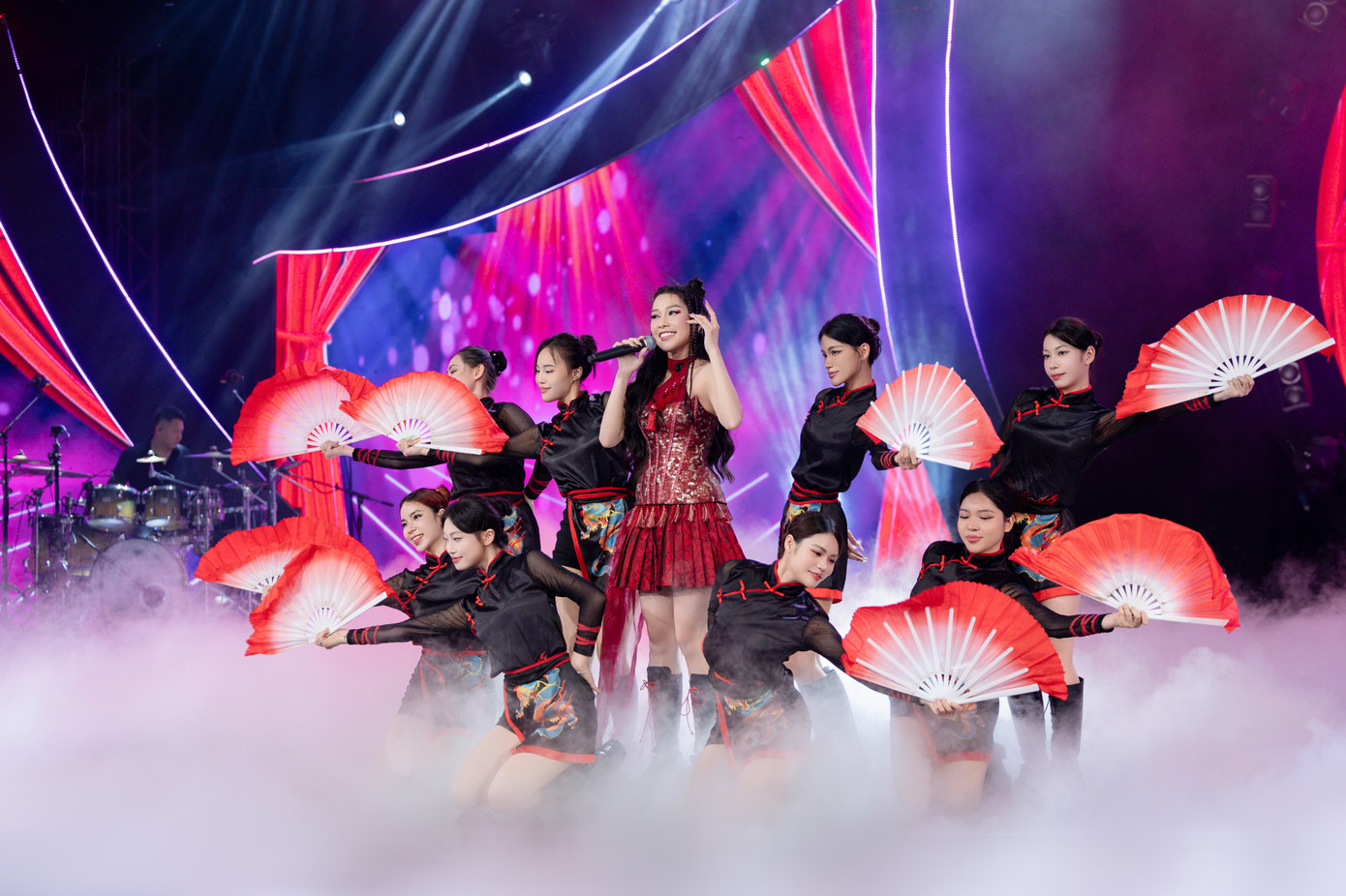 Tập 3 chương trình Điểm hẹn tài năng với chủ đề Cơ hội thứ hai phát sóng tối 18/5. Trong tập này, 12 thí sinh bốc thăm ngẫu nhiên để lựa chọn một trong bốn hình thức biểu diễn gồm: kết hợp nhạc cụ, kết hợp vũ đoàn, trình diễn âm nhạc điện tử hoặc mang âm hưởng dân gian Việt Nam.