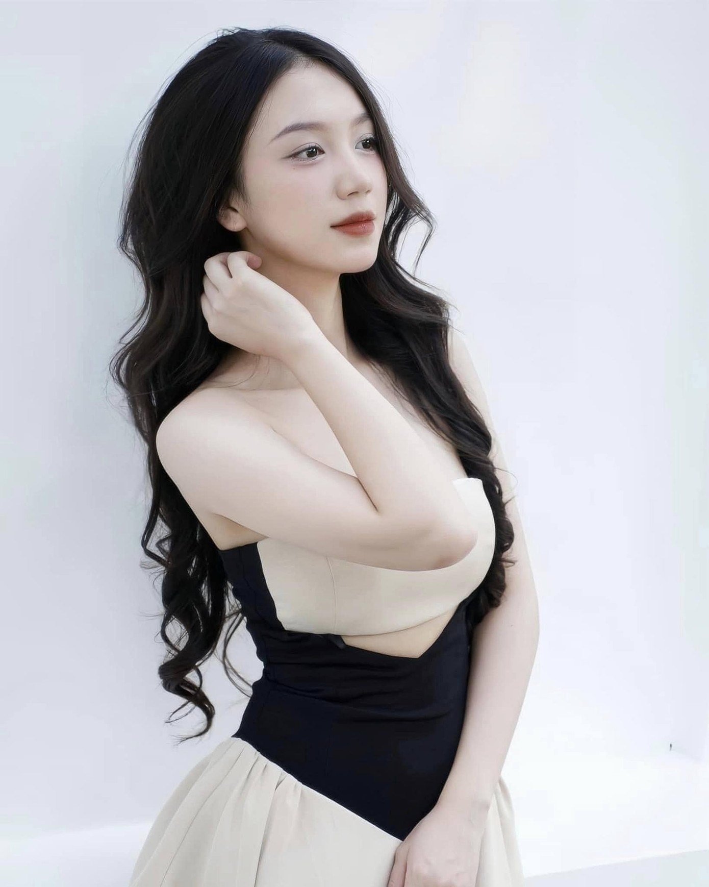 Tuy chưa có nhiều sản phẩm trên màn ảnh nhỏ, Thùy Dương có cơ hội thử sức với các vai diễn khác biệt và đều được khán giả đánh giá khá tốt về diễn xuất. Ngoại hình sáng cũng là điểm mạnh giúp diễn viên trẻ tự tin hơn trong quá trình casting sau này.