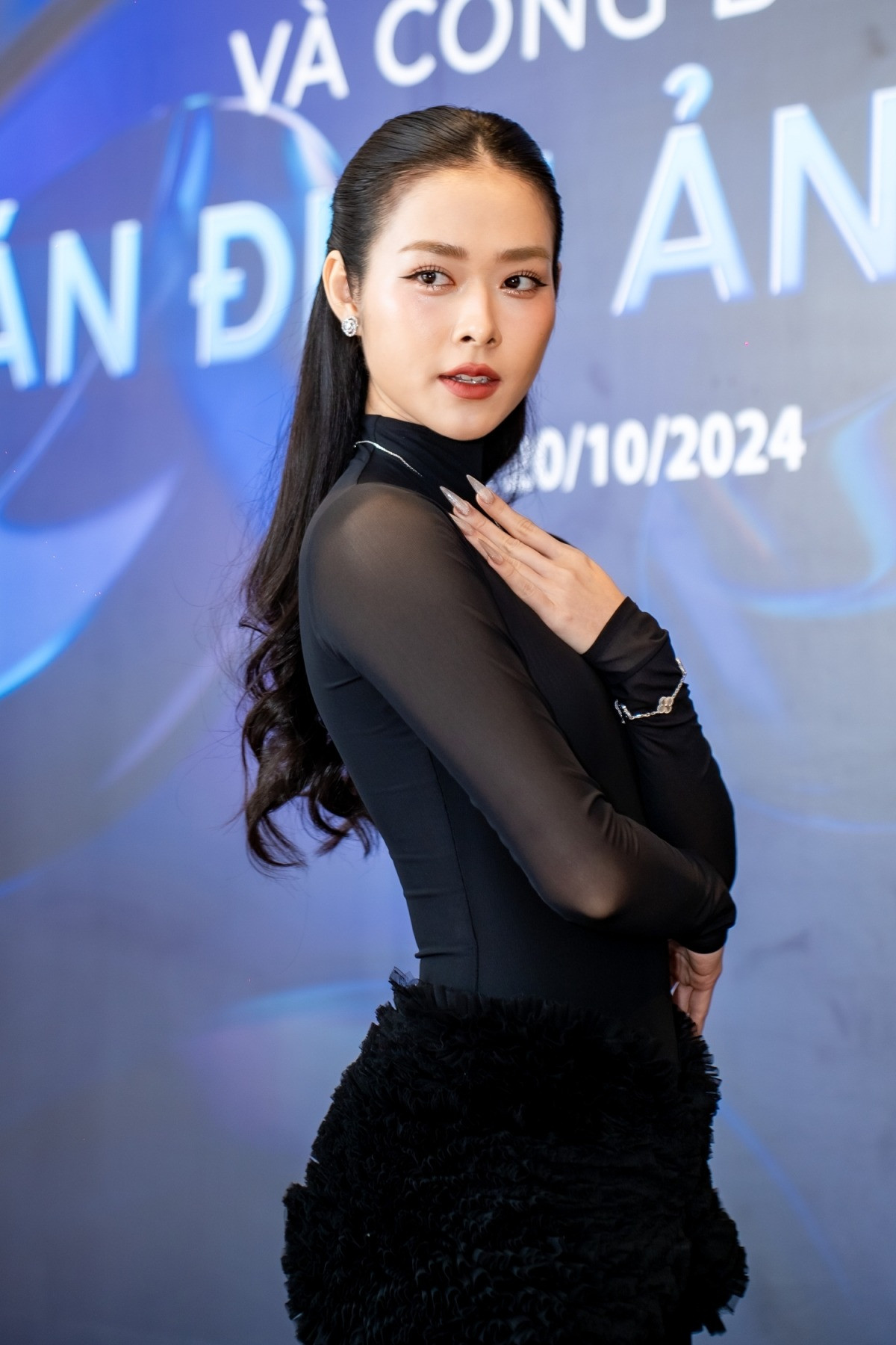 Diệp Bảo Ngọc, Tuấn Trần và đạo diễn Trung Lùn (giữa). Diệp Bảo Ngọc, Tuấn Trần và đạo diễn Trung Lùn (giữa).