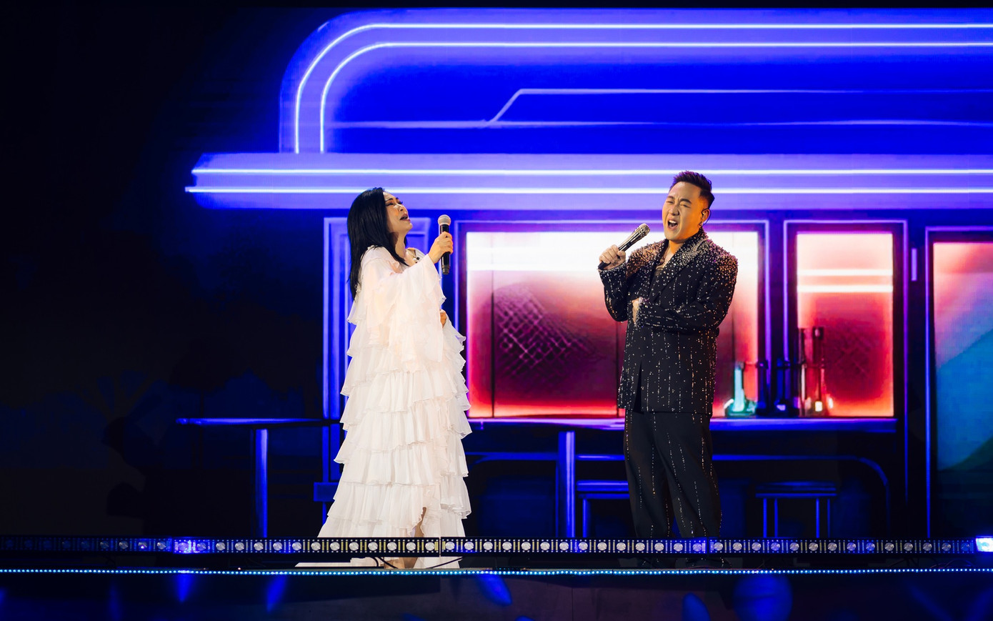 Các ca sĩ tham gia đêm nhạc của Đức Trí. Các ca sĩ tham gia đêm nhạc của Đức Trí.