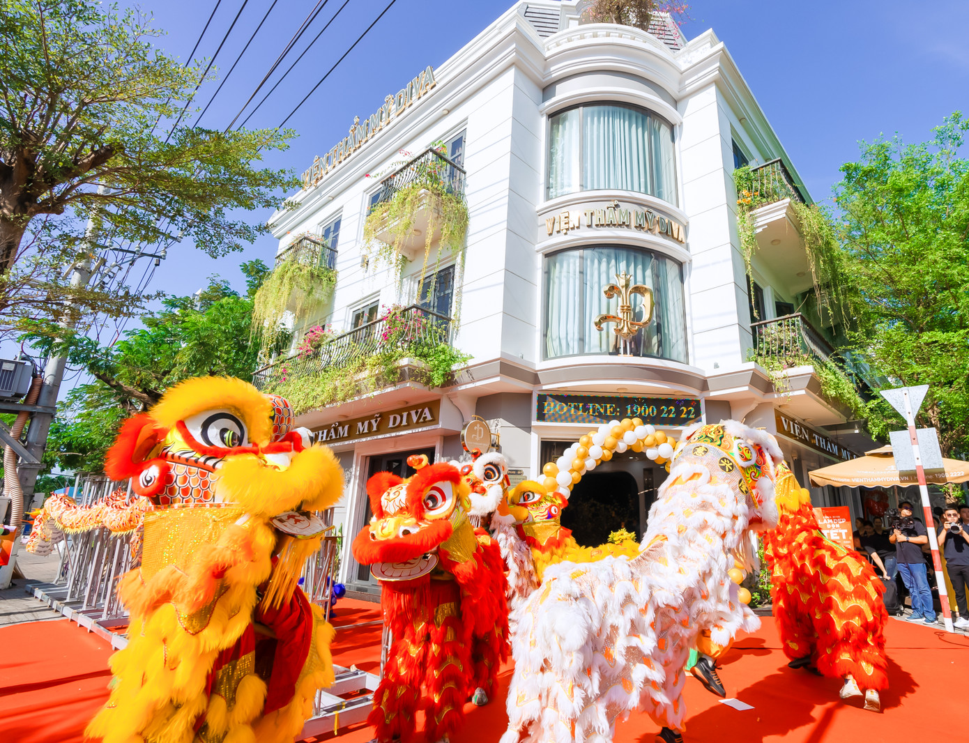 Ngày 13/02/2024, Viện thẩm mỹ DIVA khai Xuân Giáp Thìn với hoạt động múa “Lân - Sư - Rồng’ siêu hoành tráng Ngày 13/02/2024, Viện thẩm mỹ DIVA khai Xuân Giáp Thìn với hoạt động múa “Lân - Sư - Rồng’ siêu hoành tráng