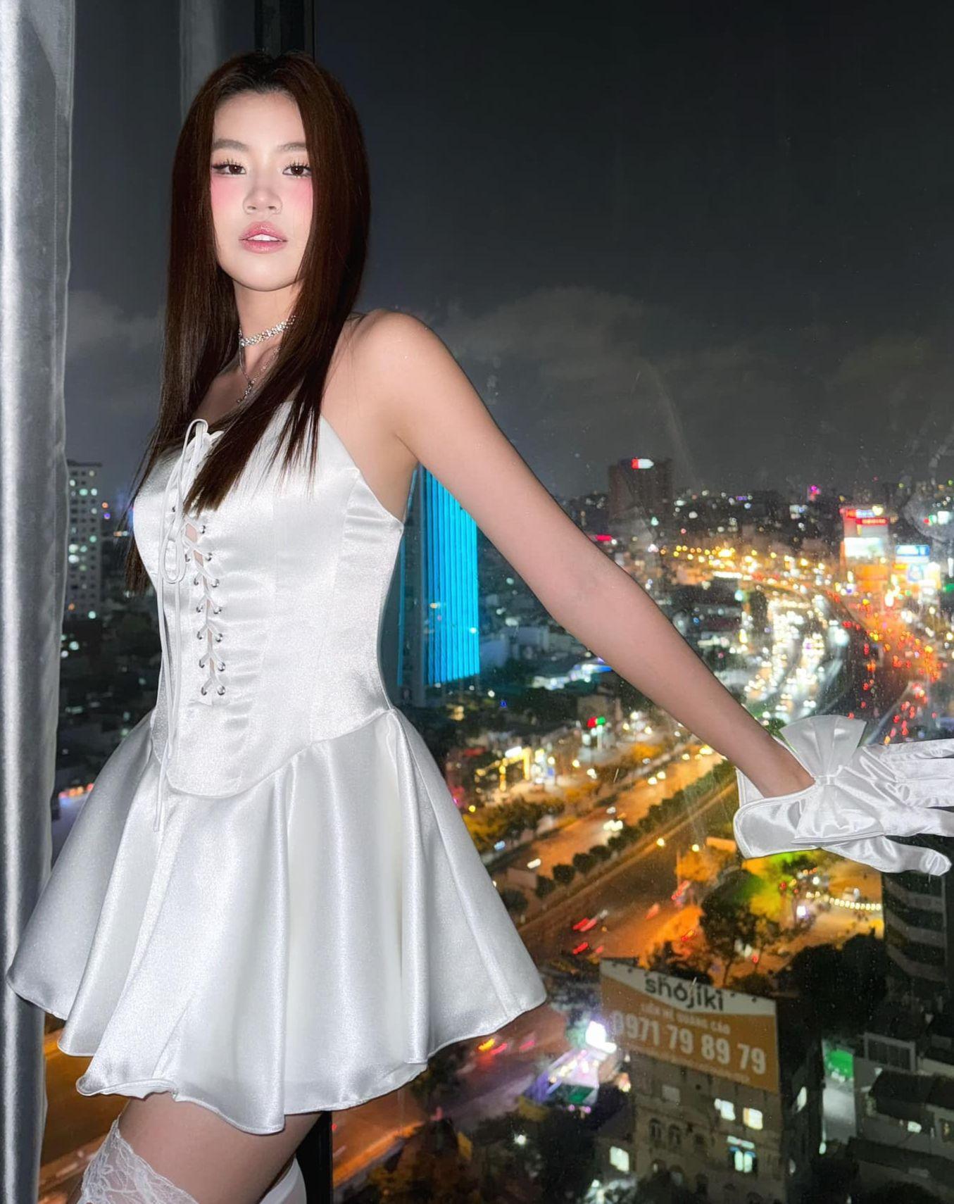 Trước khi cắt đầu đinh, Pháo trung thành với phong cách gợi cảm, phóng khoáng. Chia tay mái tóc dài khiến nhiều khán giả tiếc nuối song không ít người mong chờ ca sĩ đột phá hơn với diện mạo mới. Nhiều trường hợp nghệ sĩ cắt đầu đinh được khen ngợi, mới nhất ca sĩ Cocona nhóm nhạc XG “chơi lớn” cạo trọc đầu trong MV Woke Up.