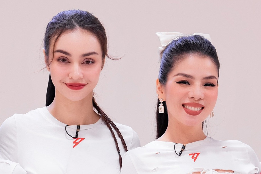 Lệ Quyên và MLee chung đội 5 vòng công diễn.