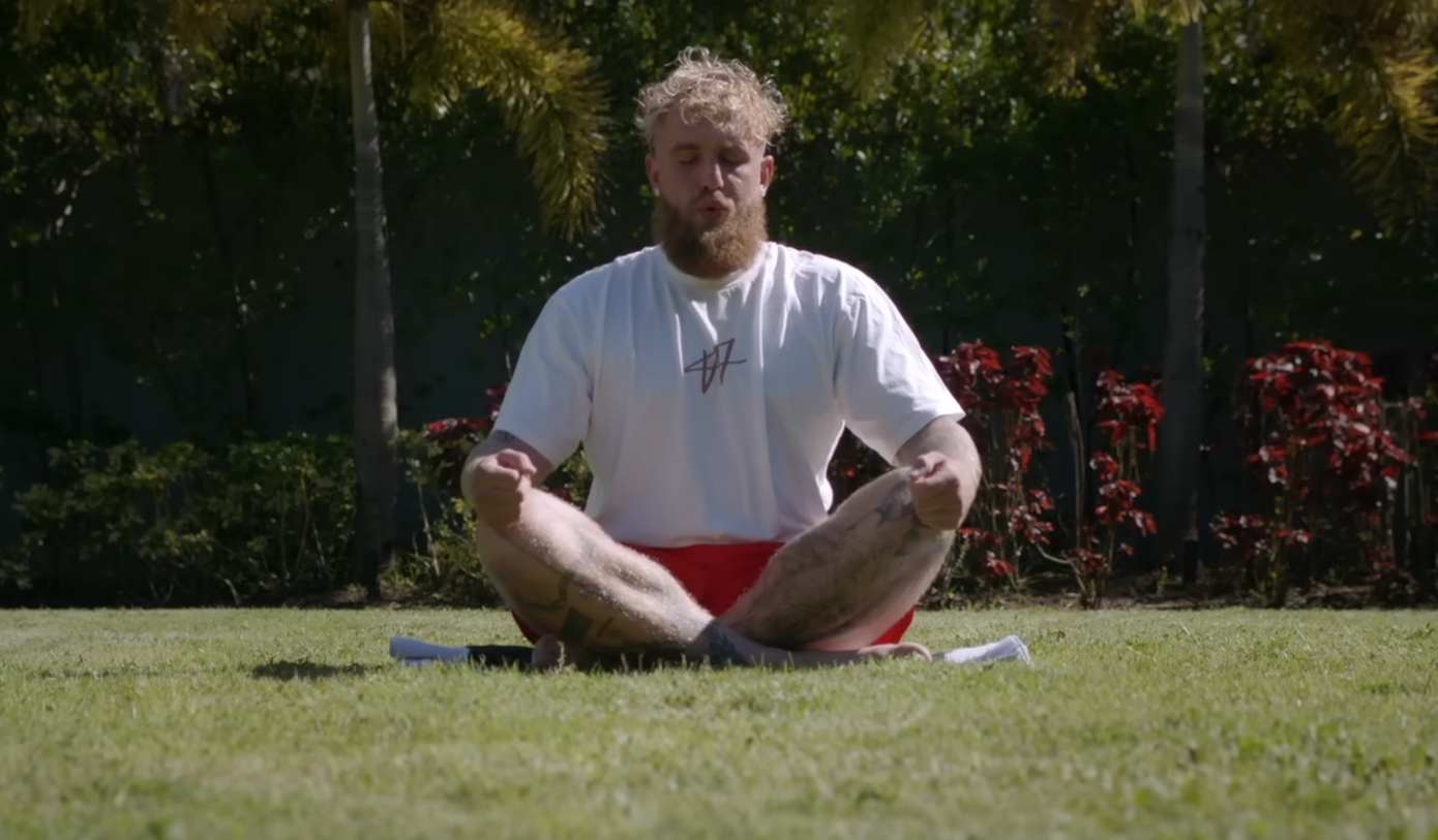 Phim tài liệu theo chân võ sĩ huyền thoại Mike Tyson (58 tuổi) và Jake Paul (27 tuổi) khi họ chuẩn bị về mặt thể chất và tinh thần cho trận đấu quyền Anh hạng nặng chưa từng có. Ảnh: Netflix. Phim tài liệu theo chân võ sĩ huyền thoại Mike Tyson (58 tuổi) và Jake Paul (27 tuổi) khi họ chuẩn bị về mặt thể chất và tinh thần cho trận đấu quyền Anh hạng nặng chưa từng có. Ảnh: Netflix.