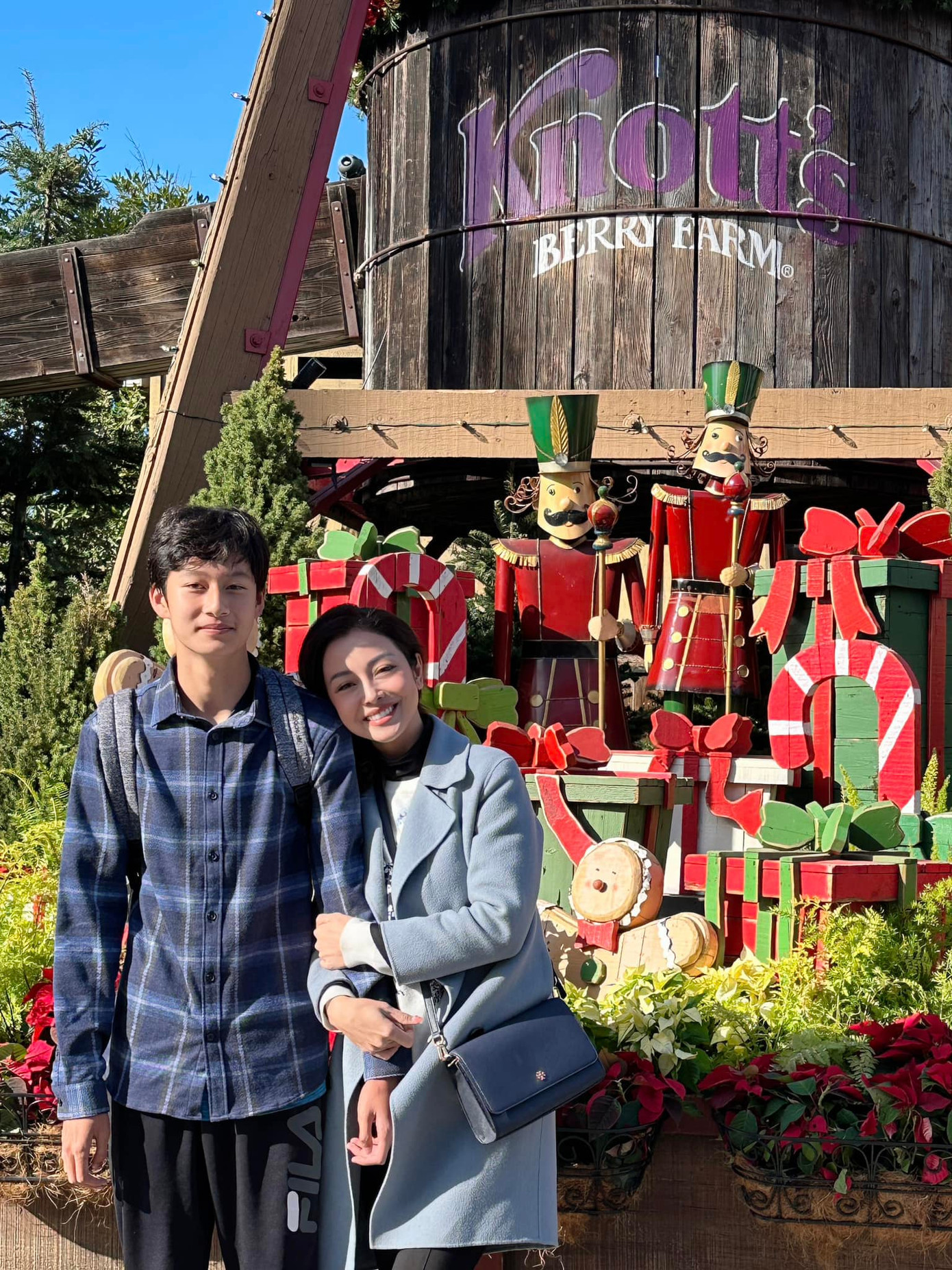 Theo lời Jennifer Phạm, Bảo Nam là đứa trẻ hiền lành, ngoan ngoãn, ít nói nhưng sống tình cảm. Ở độ tuổi dậy thì, Quang Dũng nhận ra con đang lớn nhanh, thích ở không gian riêng, có nhiều sự thay đổi đáng kể. Mỗi lần gặp mặt, anh giữ không khí vui vẻ, tránh việc dạy dỗ, o ép con.