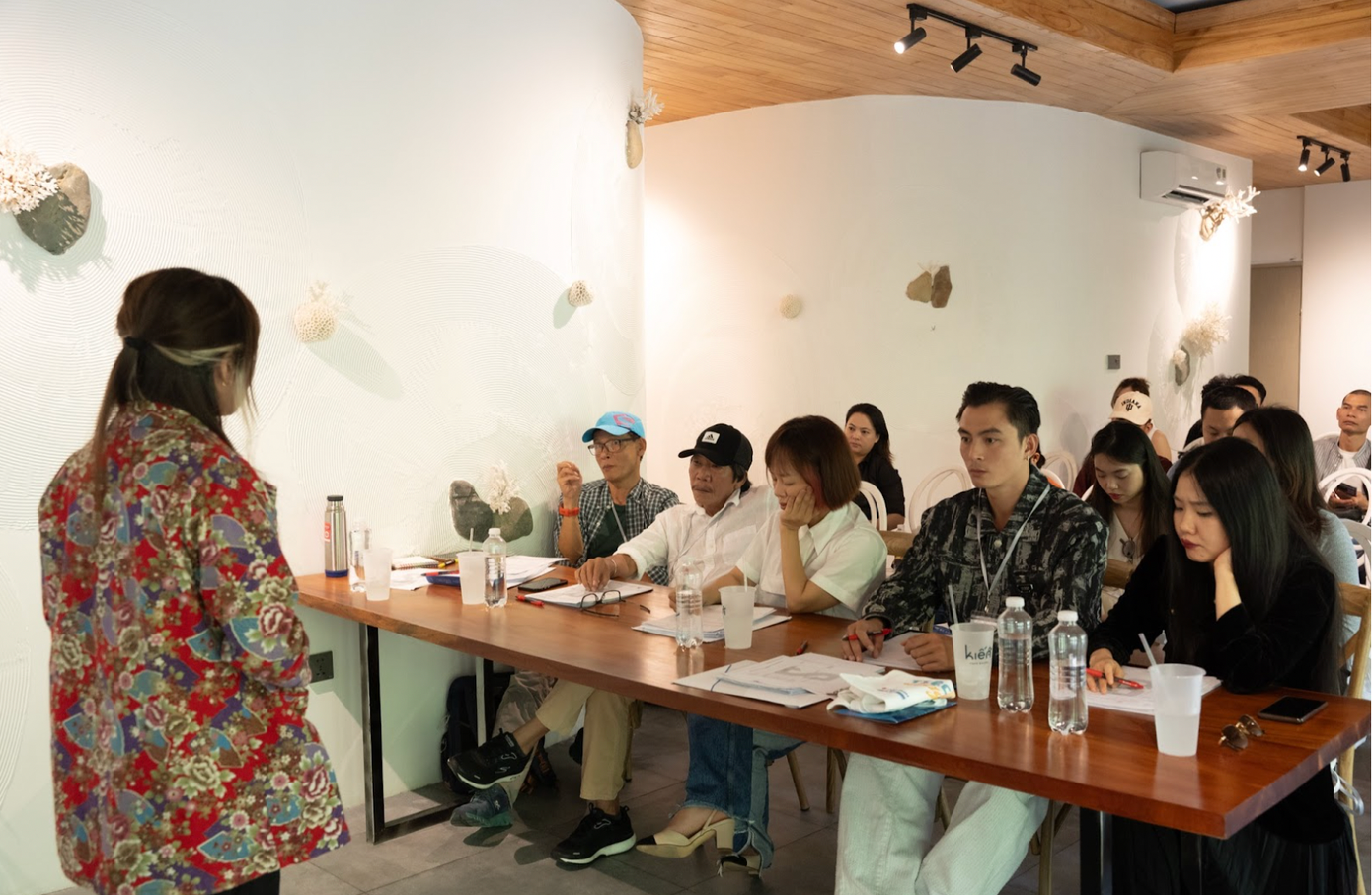 Với mong muốn kết nối và mở rộng điện ảnh đến với nhiều người hơn, Tiệc phim La Gi 2024 đặc biệt mở ra lớp hướng dẫn liên quan đến điện ảnh dành cho người dân bản địa, lớp Master Workshop chuyên sâu dành cho các nhà làm phim trẻ, Master Workshop về “Con đường trở thành nhà sản xuất phim”, Master Workshop “Tư duy hình ảnh”… với sự hướng dẫn của các nhà sản xuất, quay phim xuất sắc tại Việt Nam, từng được đề cử nhiều hạng mục quốc tế.