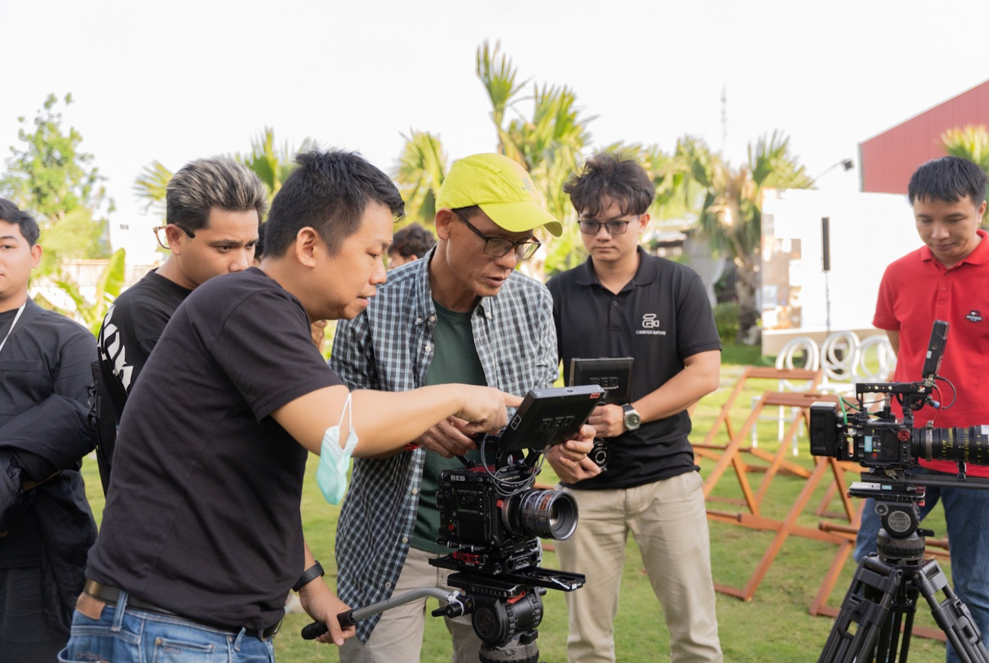 Với mong muốn kết nối và mở rộng điện ảnh đến với nhiều người hơn, Tiệc phim La Gi 2024 đặc biệt mở ra lớp hướng dẫn liên quan đến điện ảnh dành cho người dân bản địa, lớp Master Workshop chuyên sâu dành cho các nhà làm phim trẻ, Master Workshop về “Con đường trở thành nhà sản xuất phim”, Master Workshop “Tư duy hình ảnh”… với sự hướng dẫn của các nhà sản xuất, quay phim xuất sắc tại Việt Nam, từng được đề cử nhiều hạng mục quốc tế.