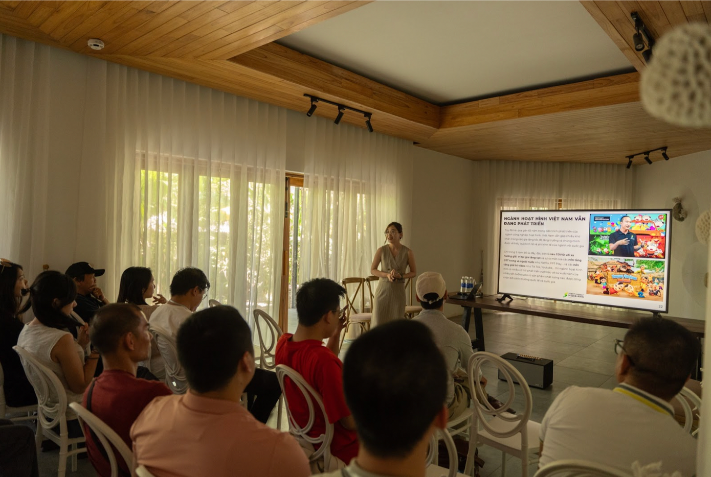 Talk show Con đường hoạt hình Việt với mục tiêu thúc đẩy và nuôi dưỡng những tài năng làm hoạt hình trẻ tại Việt Nam, chỉ ra những trở ngại, thách thức cũng như những bước phát triển trong tương lai của hoạt hình Việt sẽ được đem ra phân tích, thảo luận sôi nổi với dàn khách mời chất lượng trong ngành hoạt hình Việt.