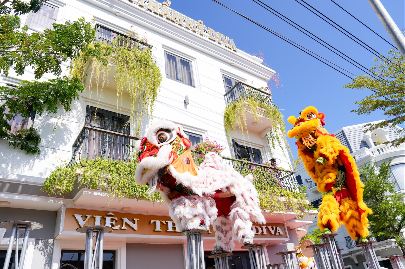 Những tiết mục múa lân đặc sắc tại sự kiện khai xuân với mong ước một năm mới đầy tài lộc, hanh thông và thành công rực rỡ. Những tiết mục múa lân đặc sắc tại sự kiện khai xuân với mong ước một năm mới đầy tài lộc, hanh thông và thành công rực rỡ.