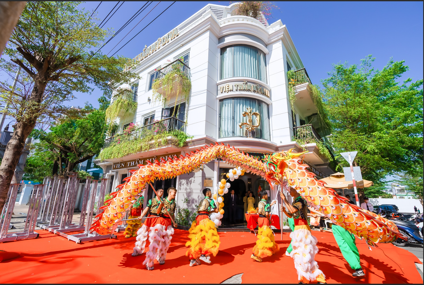 Những tiết mục múa lân đặc sắc tại sự kiện khai xuân với mong ước một năm mới đầy tài lộc, hanh thông và thành công rực rỡ. Những tiết mục múa lân đặc sắc tại sự kiện khai xuân với mong ước một năm mới đầy tài lộc, hanh thông và thành công rực rỡ.