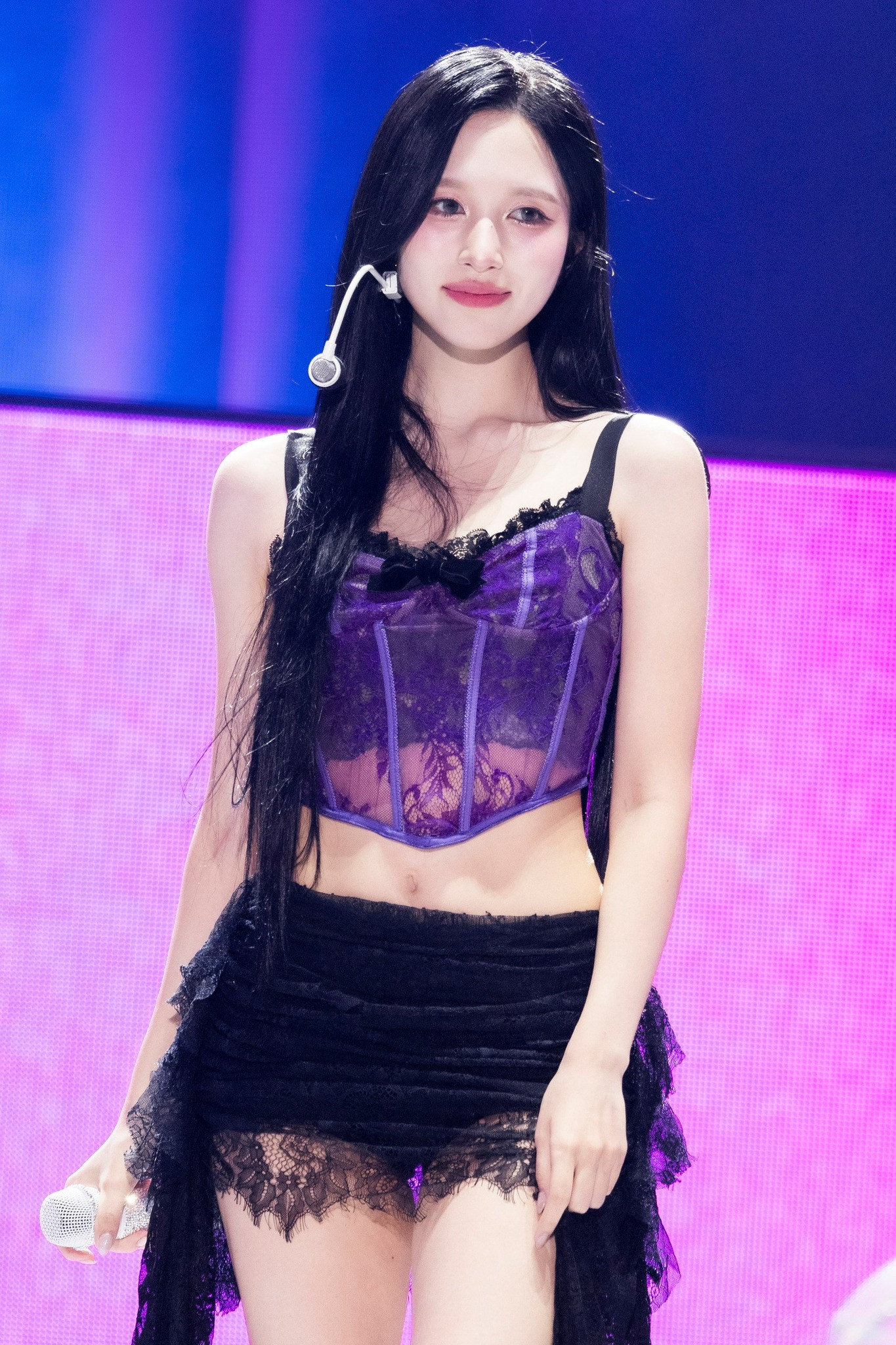 Nhiều sao Kpop chuộng thiết kế của local brand Việt Nam. Nhiều sao Kpop chuộng thiết kế của local brand Việt Nam.