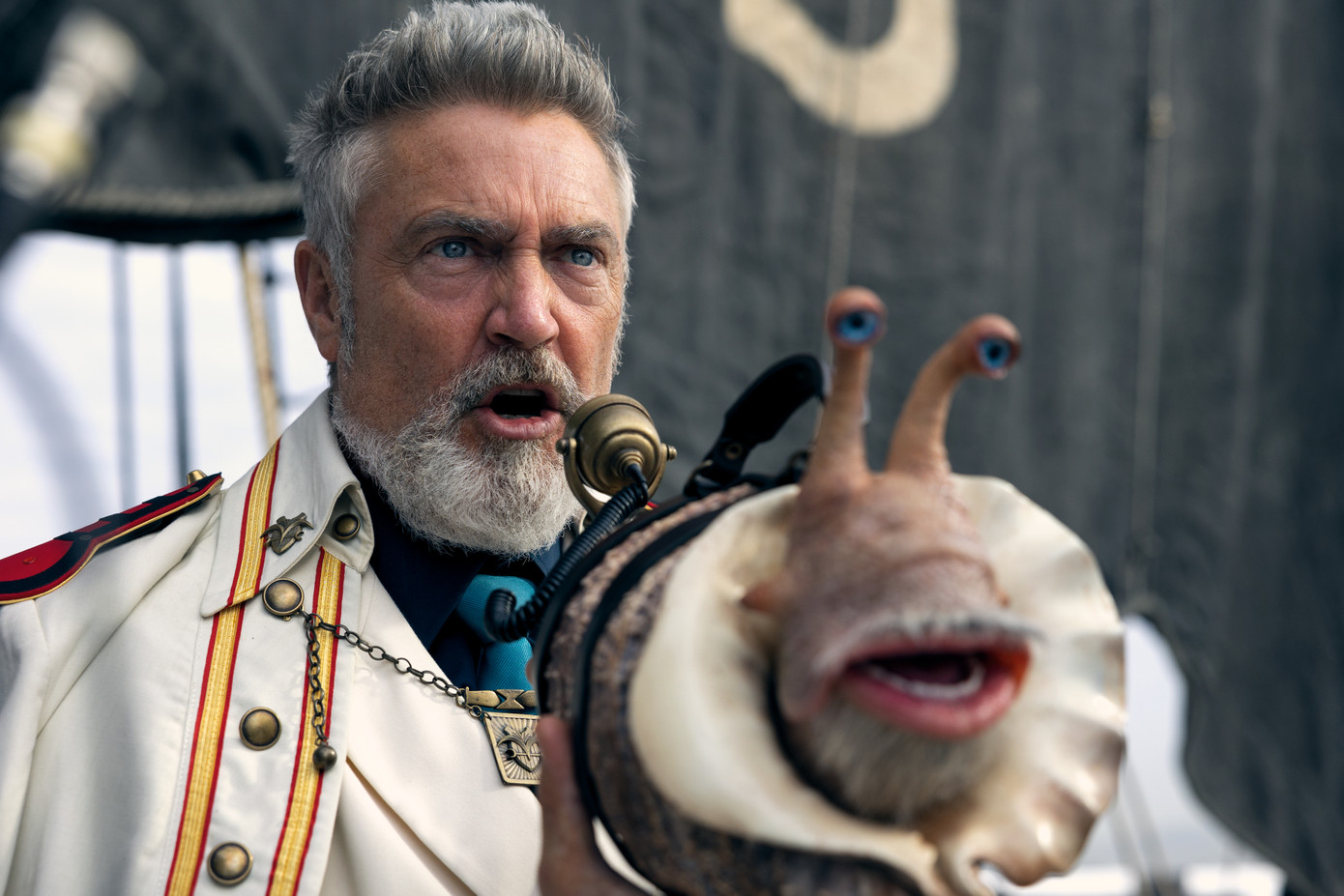 Ốc sên truyền tin ấn tượng trong bản live-action. Ốc sên truyền tin ấn tượng trong bản live-action.