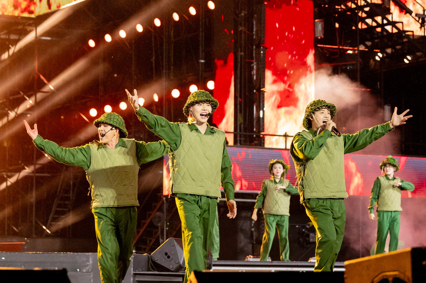 Concert ATVNCG hút 20.000 khán giả tham dự.