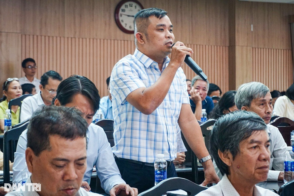 Cử tri quận Liên Chiểu phát biểu tại hội nghị (Ảnh: Hoài Sơn).