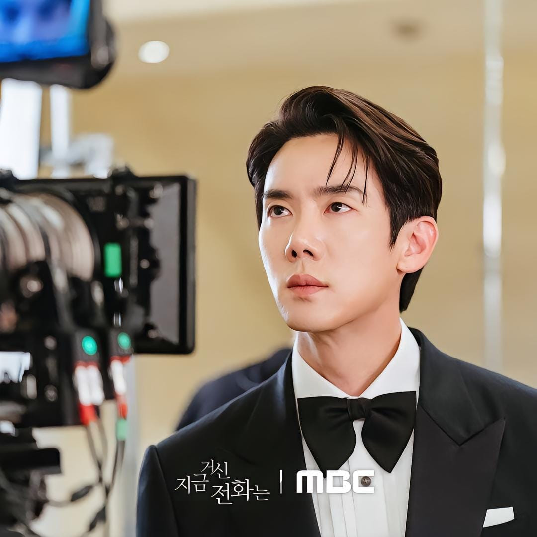 When the phone rings chuyển thể từ truyện tranh do nam diễn viên Yoo Yeon Seok và Chae Soo Bin đóng chính. When the phone rings chuyển thể từ truyện tranh do nam diễn viên Yoo Yeon Seok và Chae Soo Bin đóng chính.