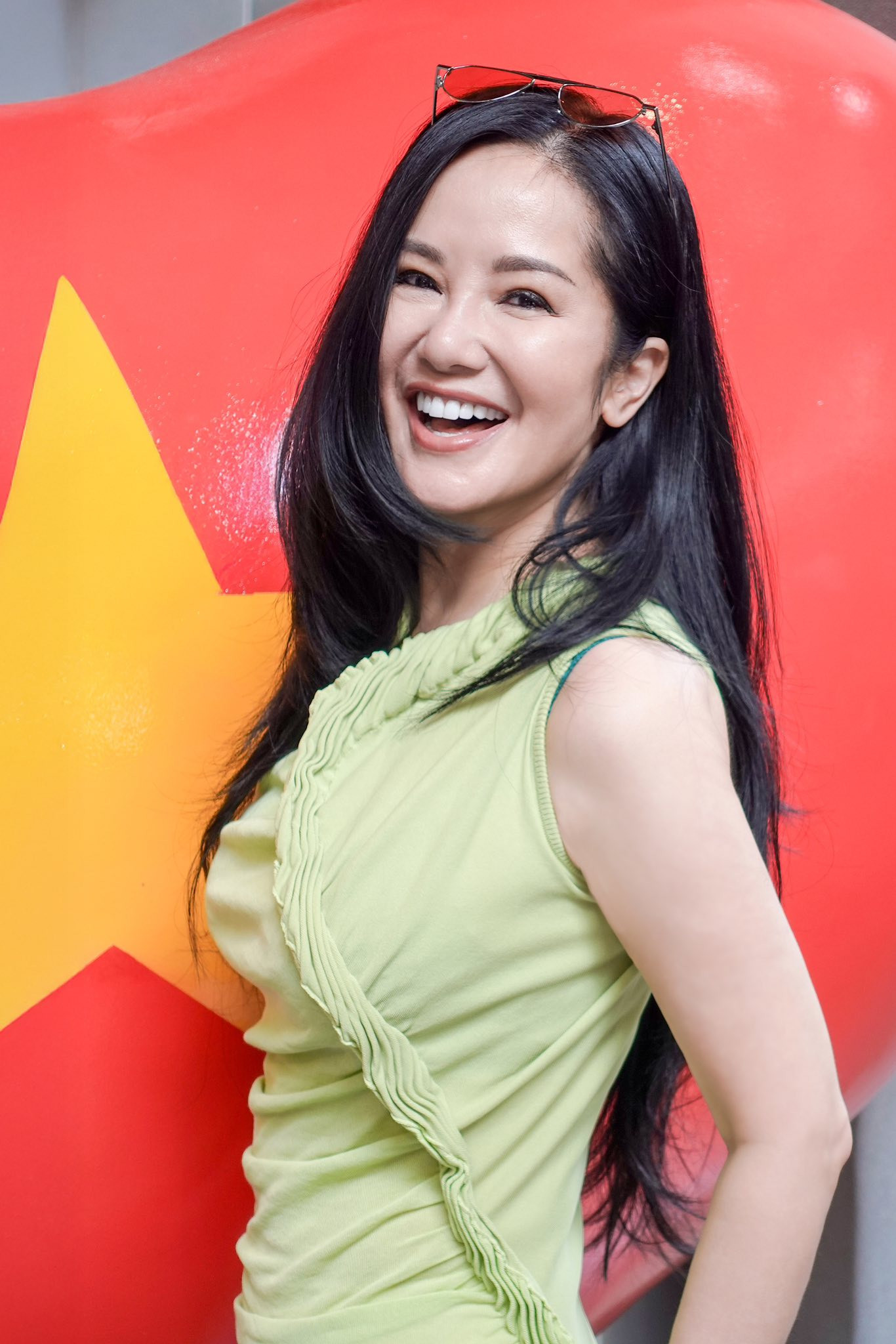 Hình ảnh mới nhất của diva Hồng Nhung sau nhiều tháng điều trị ung thư vú.