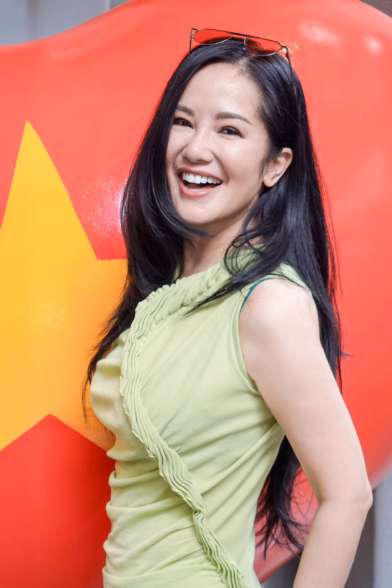 Hình ảnh mới nhất của diva Hồng Nhung sau nhiều tháng điều trị ung thư vú. Hình ảnh mới nhất của diva Hồng Nhung sau nhiều tháng điều trị ung thư vú.