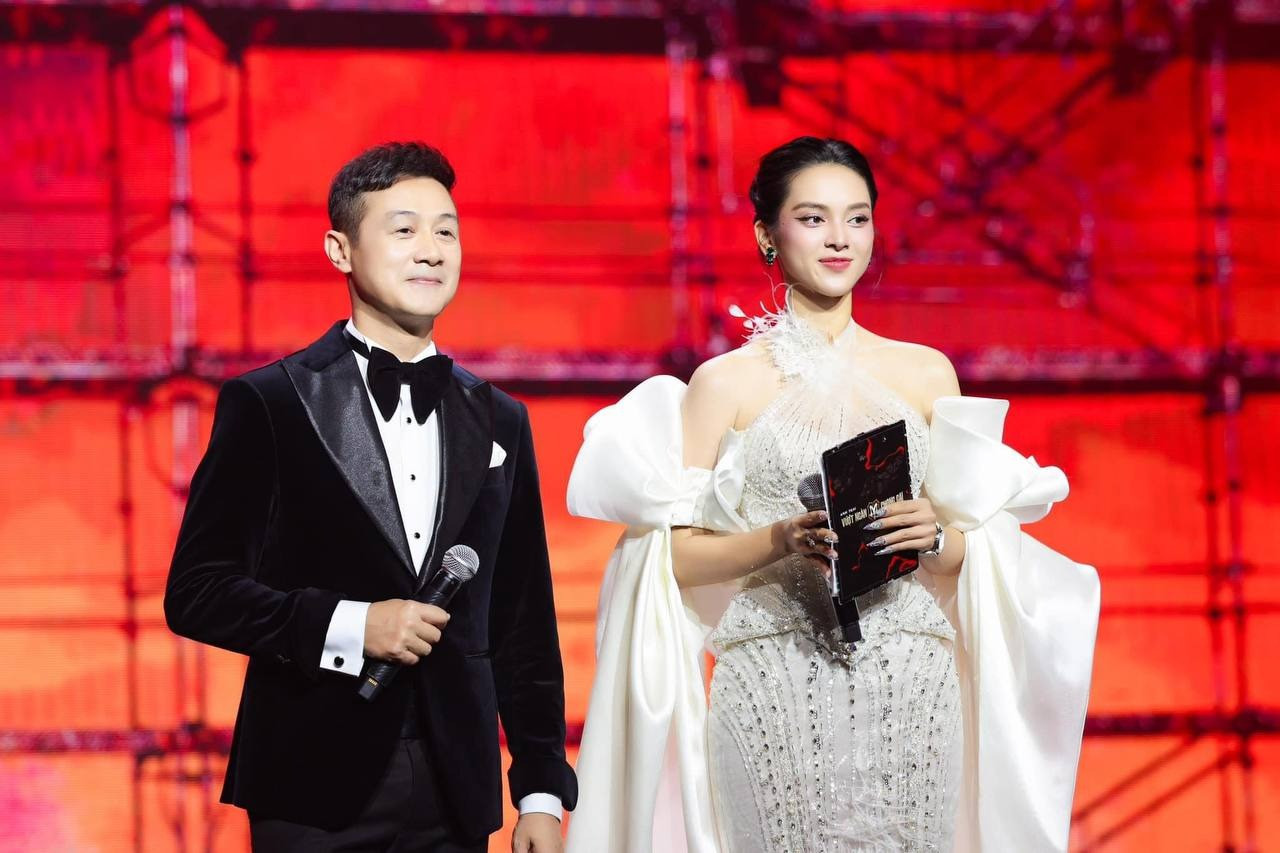 2 show Anh trai lấn át game show Việt trong năm 2024