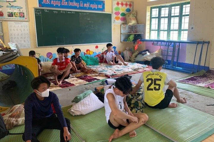 Học sinh an toàn tại nơi lánh nạn. Ảnh: CACC