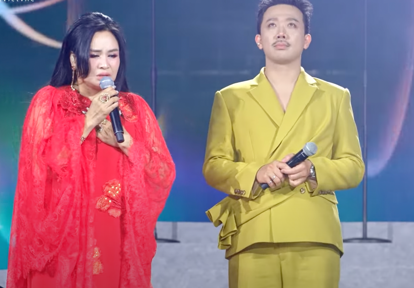 Chia sẻ của Thanh Lam khiến Trấn Thành đỏ hoe mắt. Chia sẻ của Thanh Lam khiến Trấn Thành đỏ hoe mắt.