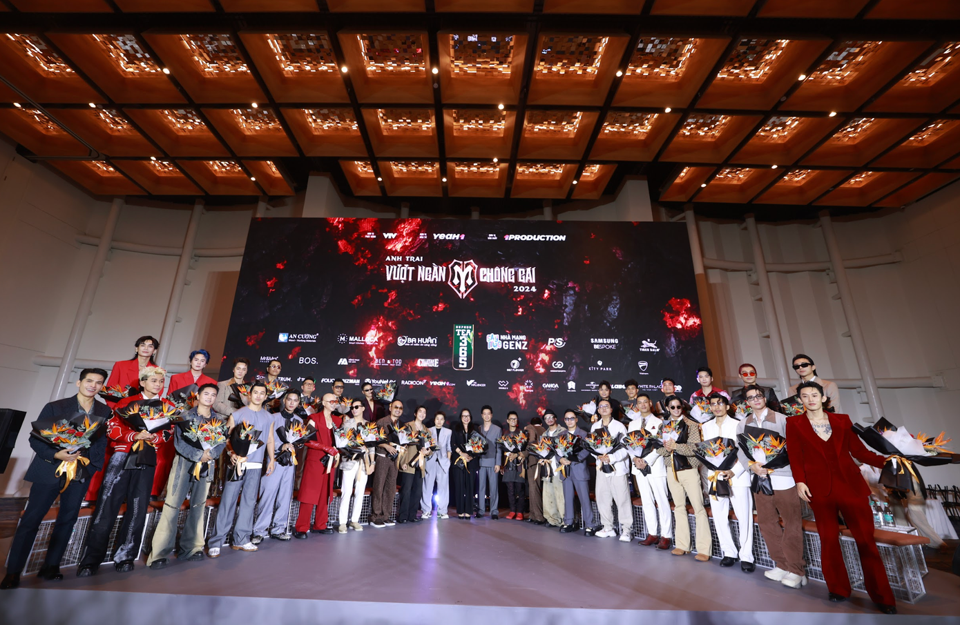 Các anh tài có mặt trong họp báo Anh trai vượt ngàn chông gai.