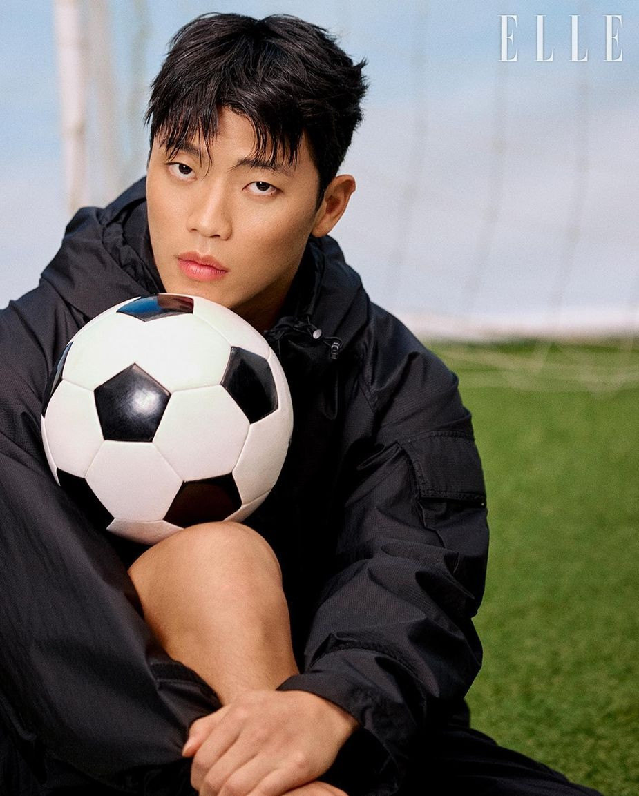 "Nó nghĩ mình là Thành Long" - cầu thủ phía Como nói về Hwang Chan Hee trên sân đấu. "Nó nghĩ mình là Thành Long" - cầu thủ phía Como nói về Hwang Chan Hee trên sân đấu.