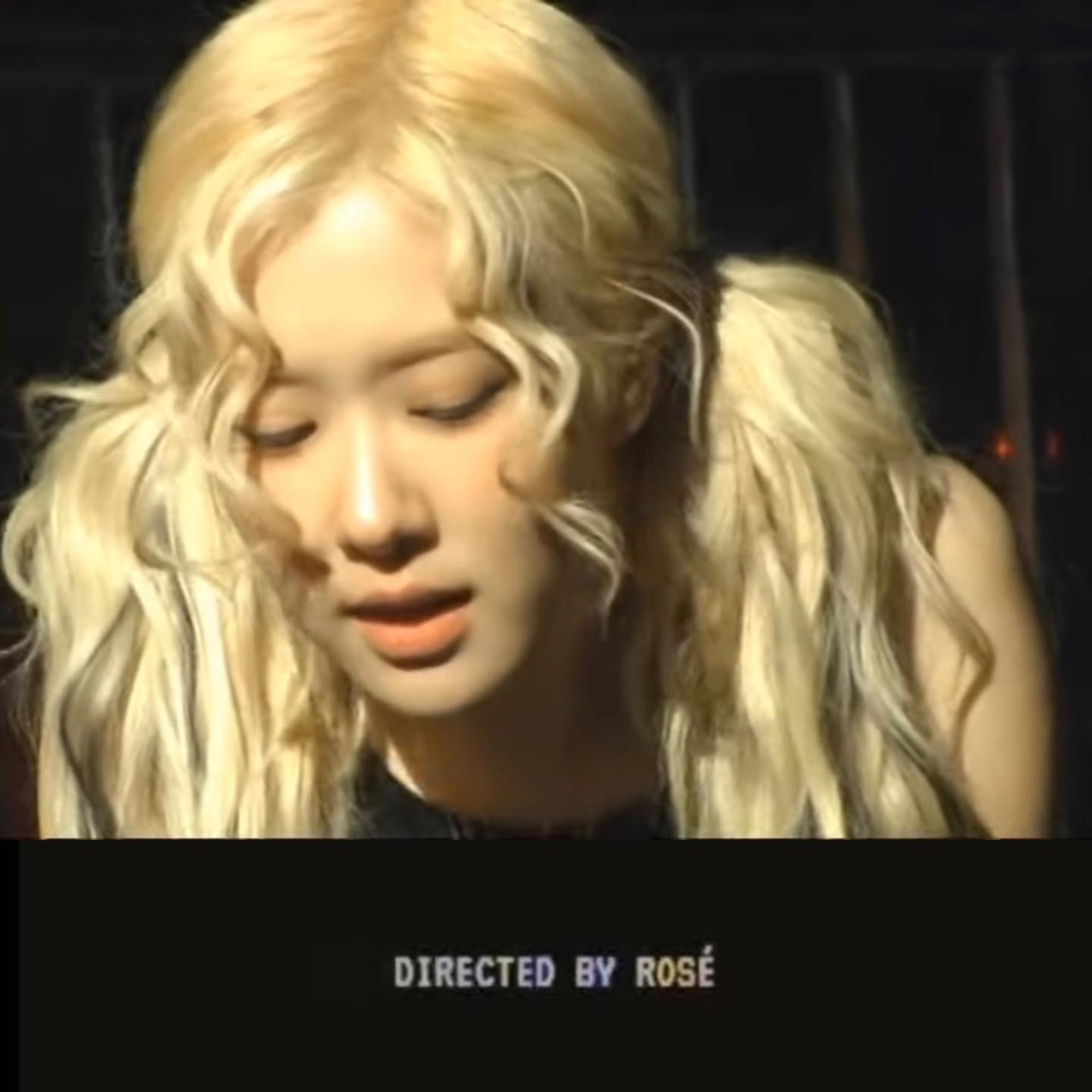 MV Number one girl do Rosé đạo diễn. MV Number one girl do Rosé đạo diễn.