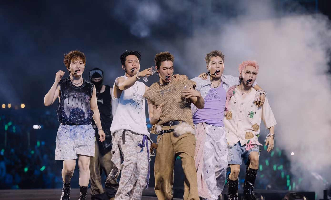 Anh trai vượt ngàn chông gai áp đảo số liệu truyền thông so với Anh trai say hi trong concert cuối tuần qua.