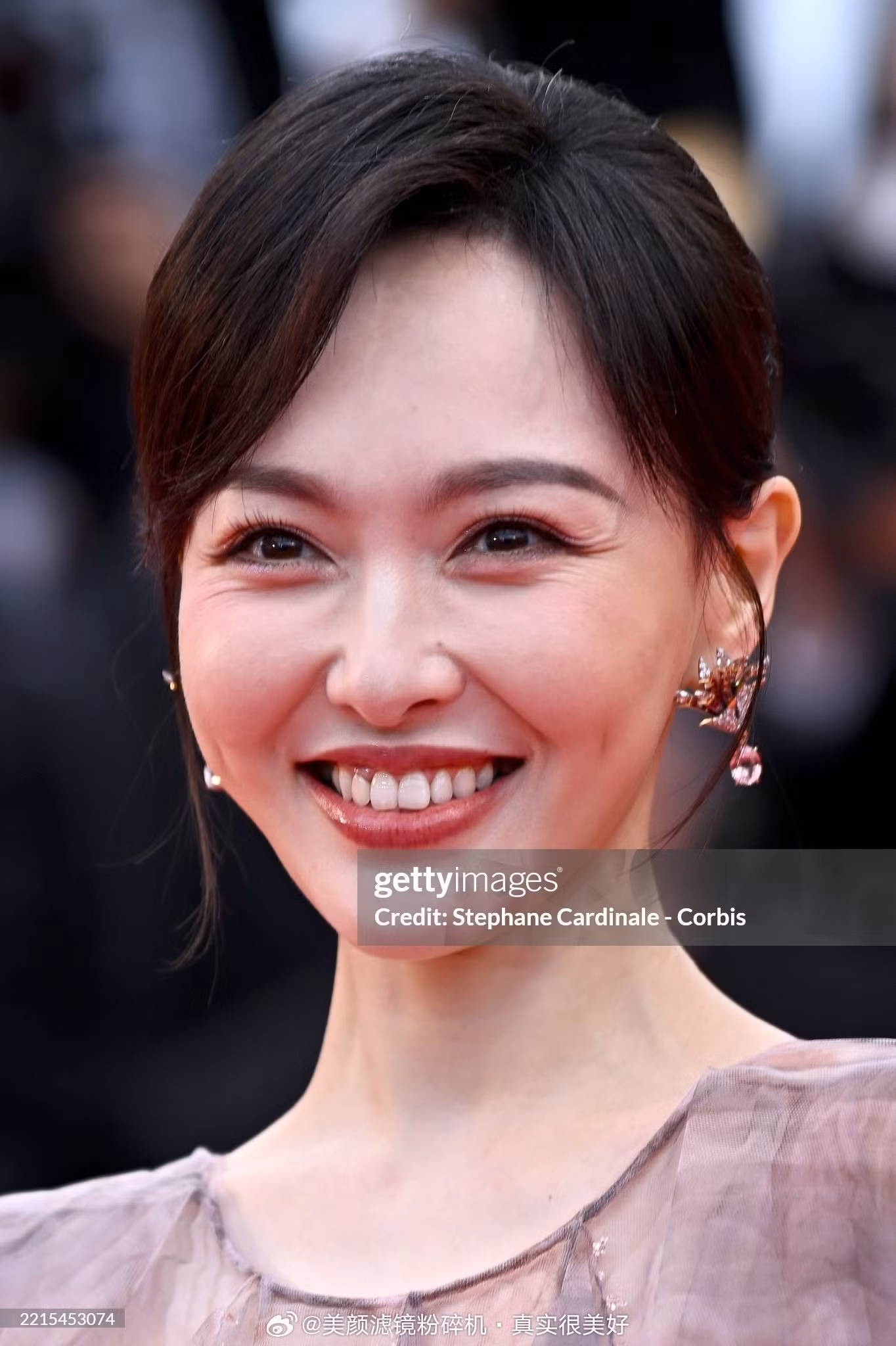 Đường Yên được khen rạng rỡ.