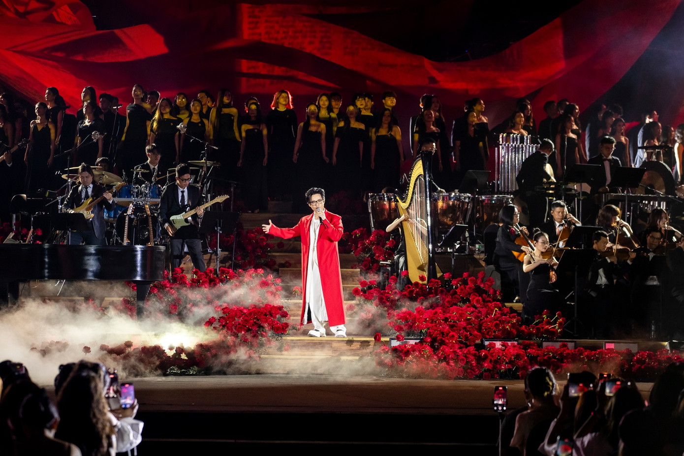 Sân khấu hoành tráng của Sketch A Rose. Sân khấu hoành tráng của Sketch A Rose.