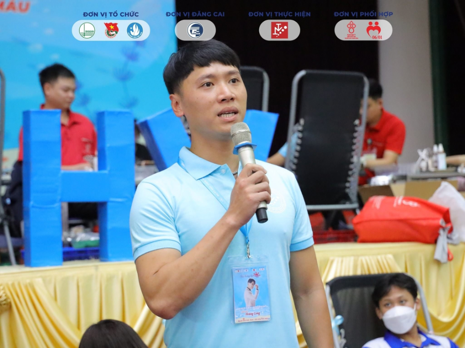 Diễn viên Hoàng Long - Nhân vật truyền cảm hứng giao lưu với các bạn đoàn viên, thanh niên, sinh viên tại chương trình. Diễn viên Hoàng Long - Nhân vật truyền cảm hứng giao lưu với các bạn đoàn viên, thanh niên, sinh viên tại chương trình.