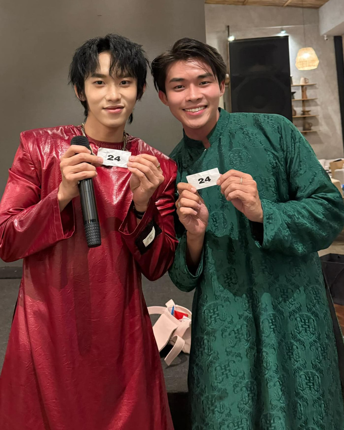 Kay Trần và CEO Trần Đạt (phải) tại tiệc cuối năm. Kay Trần và CEO Trần Đạt (phải) tại tiệc cuối năm.