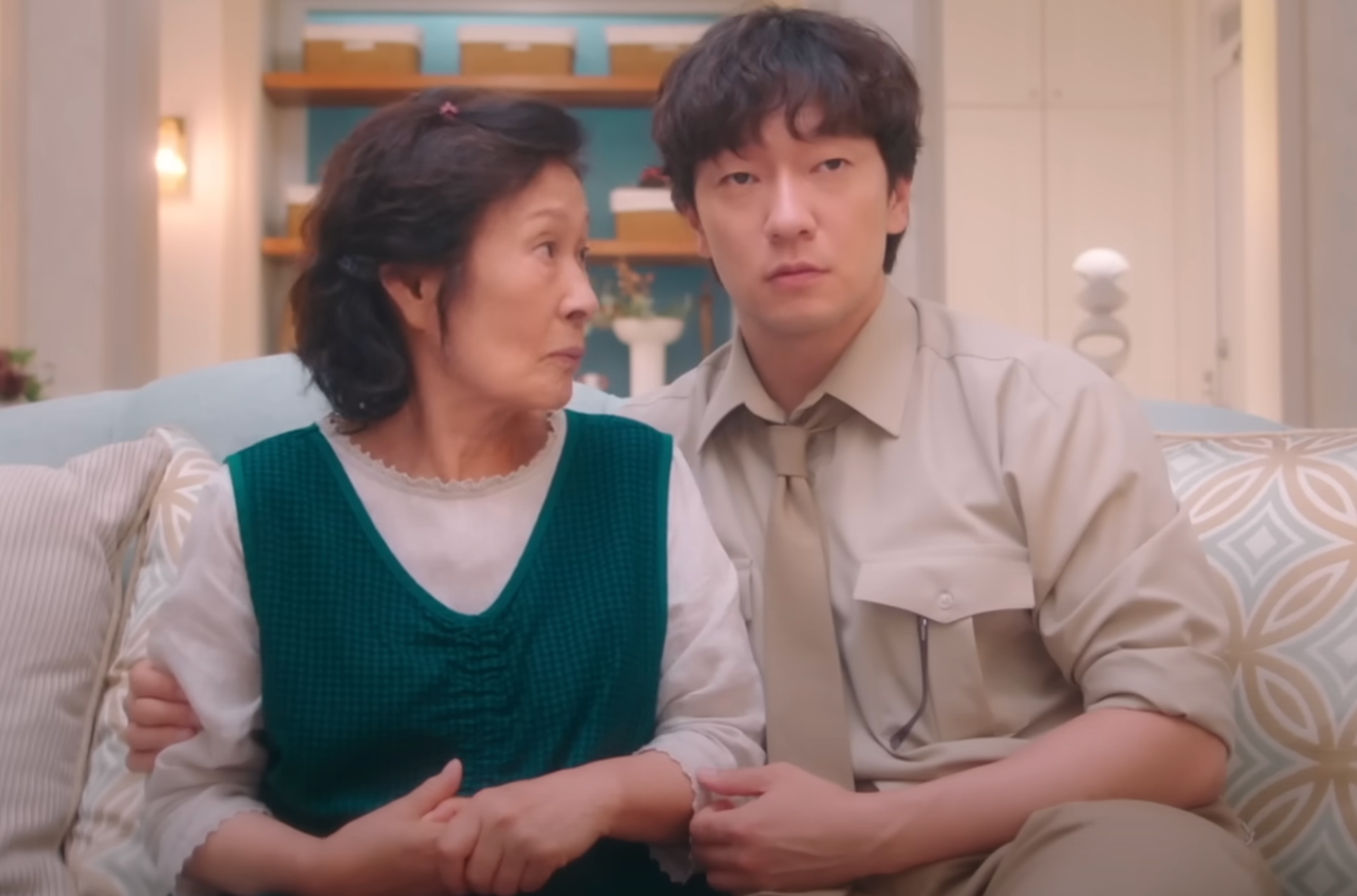 Kim Hye Ja (trái) và Son Suk Ku - hai diễn viên cách nhau 42 tuổi - đóng vợ chồng trong Heavenly ever after.