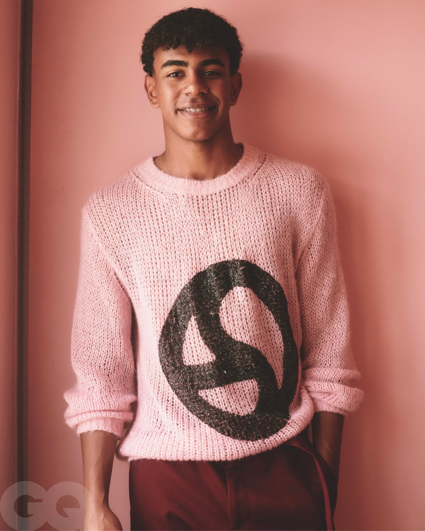 Bố mẹ của Yamal đăng ký cho con trai mình tham gia hoạt động này và may mắn được chọn chụp hình. Ai biết rằng em bé năm nào lại trở thành hậu bối của huyền thoại bóng đá đương đại và khoác áo Barcelona. Bố mẹ của Yamal đăng ký cho con trai mình tham gia hoạt động này và may mắn được chọn chụp hình. Ai biết rằng em bé năm nào lại trở thành hậu bối của huyền thoại bóng đá đương đại và khoác áo Barcelona.